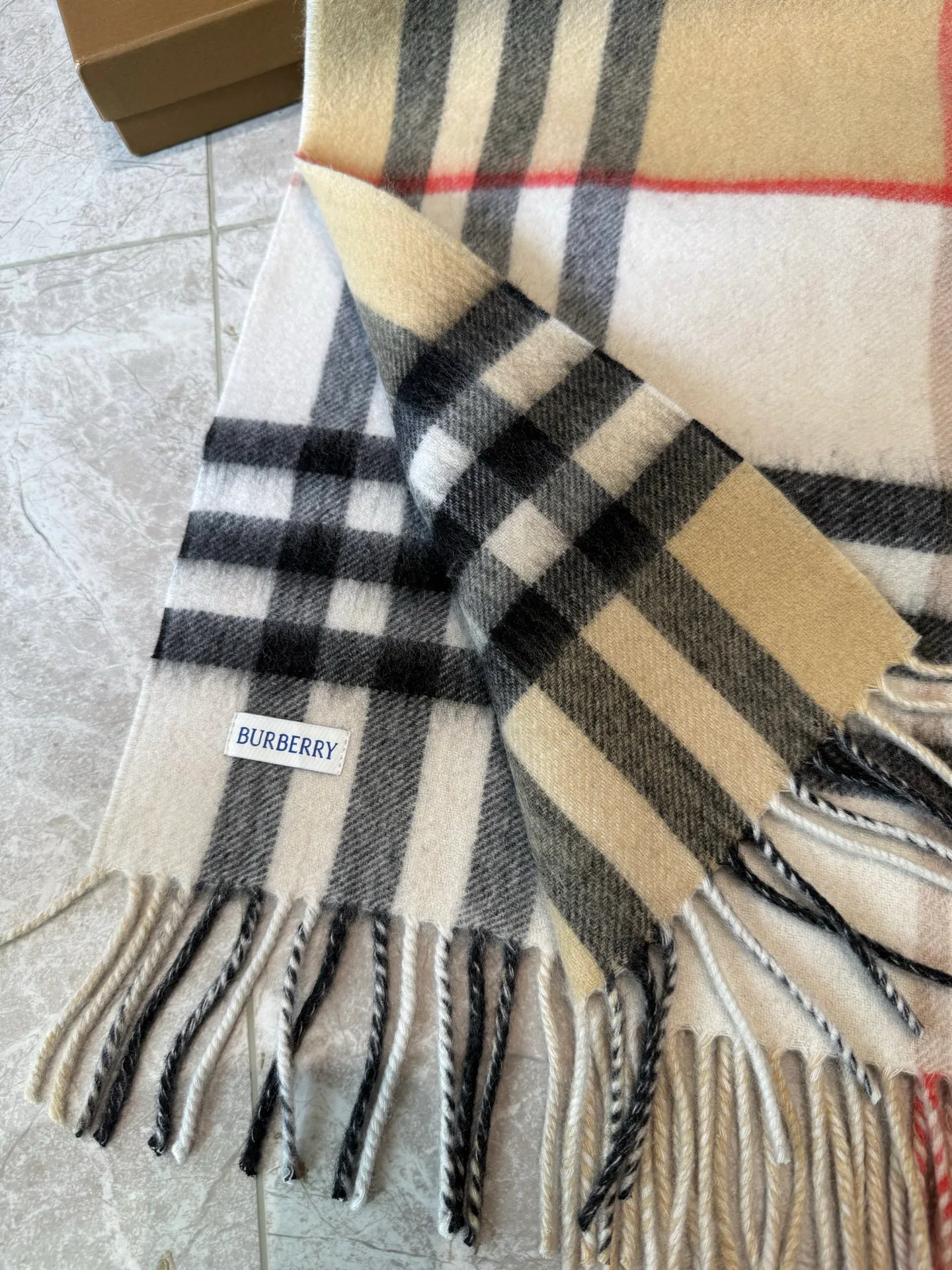 Scarves BURBERRY 18275105