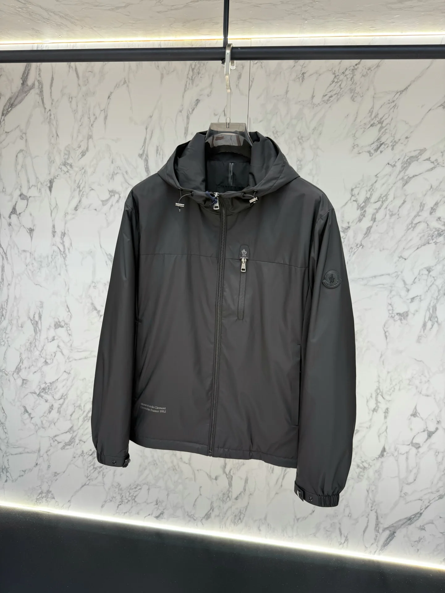 Men's Jackets And Down Jackets MONCLER 17944114