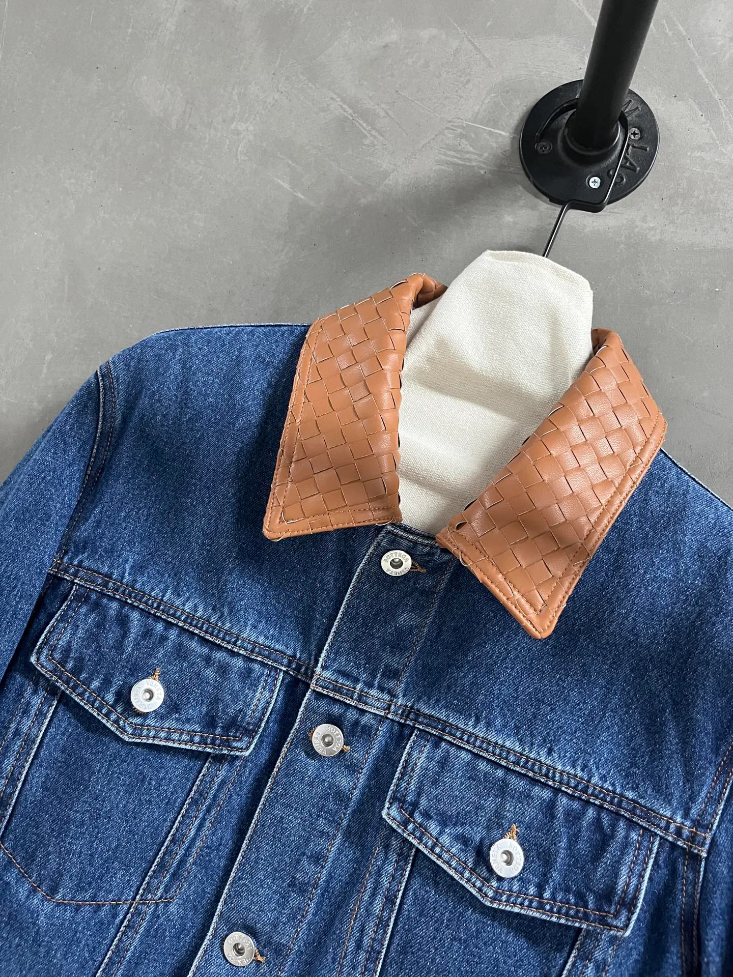 Women's Jackets And Down Jackets BOTTEGA VENETA 18172890