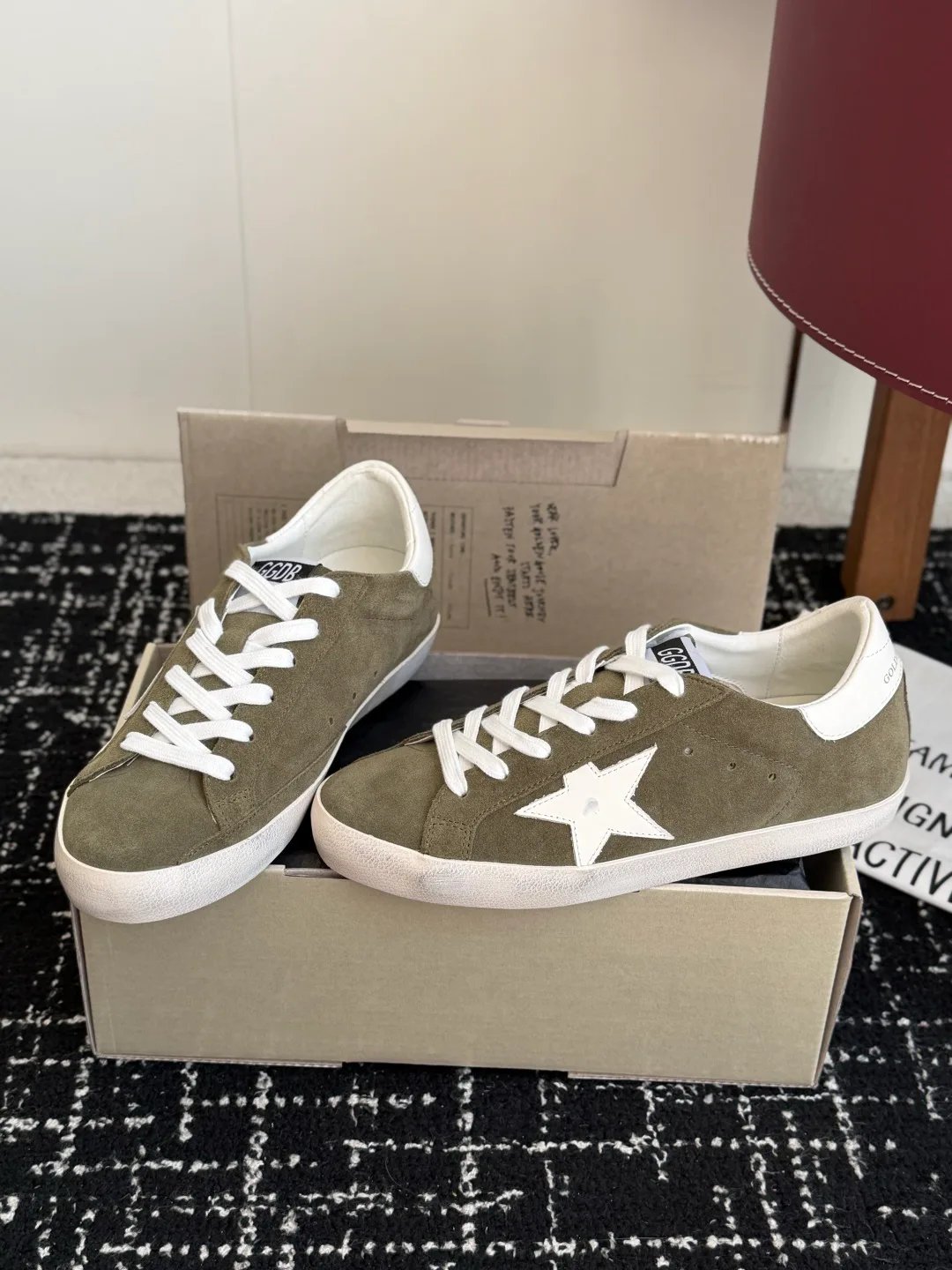 Women's Sneakers GOLDEN GOOSE 18138830
