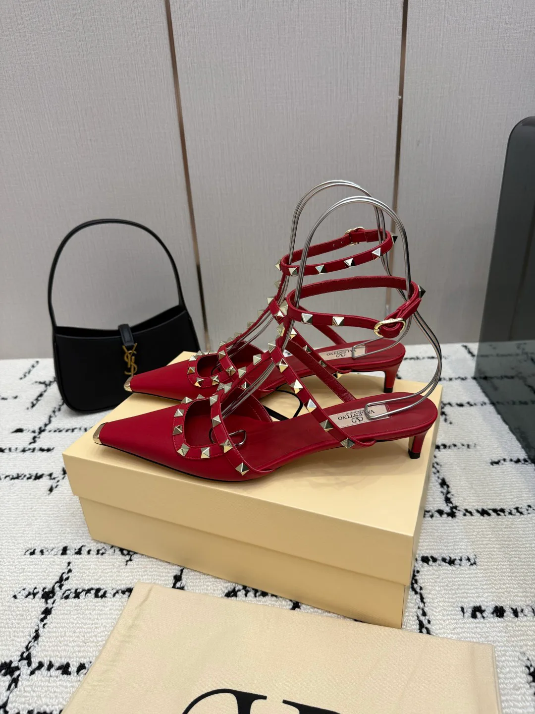 Women's Open-Toe Sandals VALENTINO 17594511