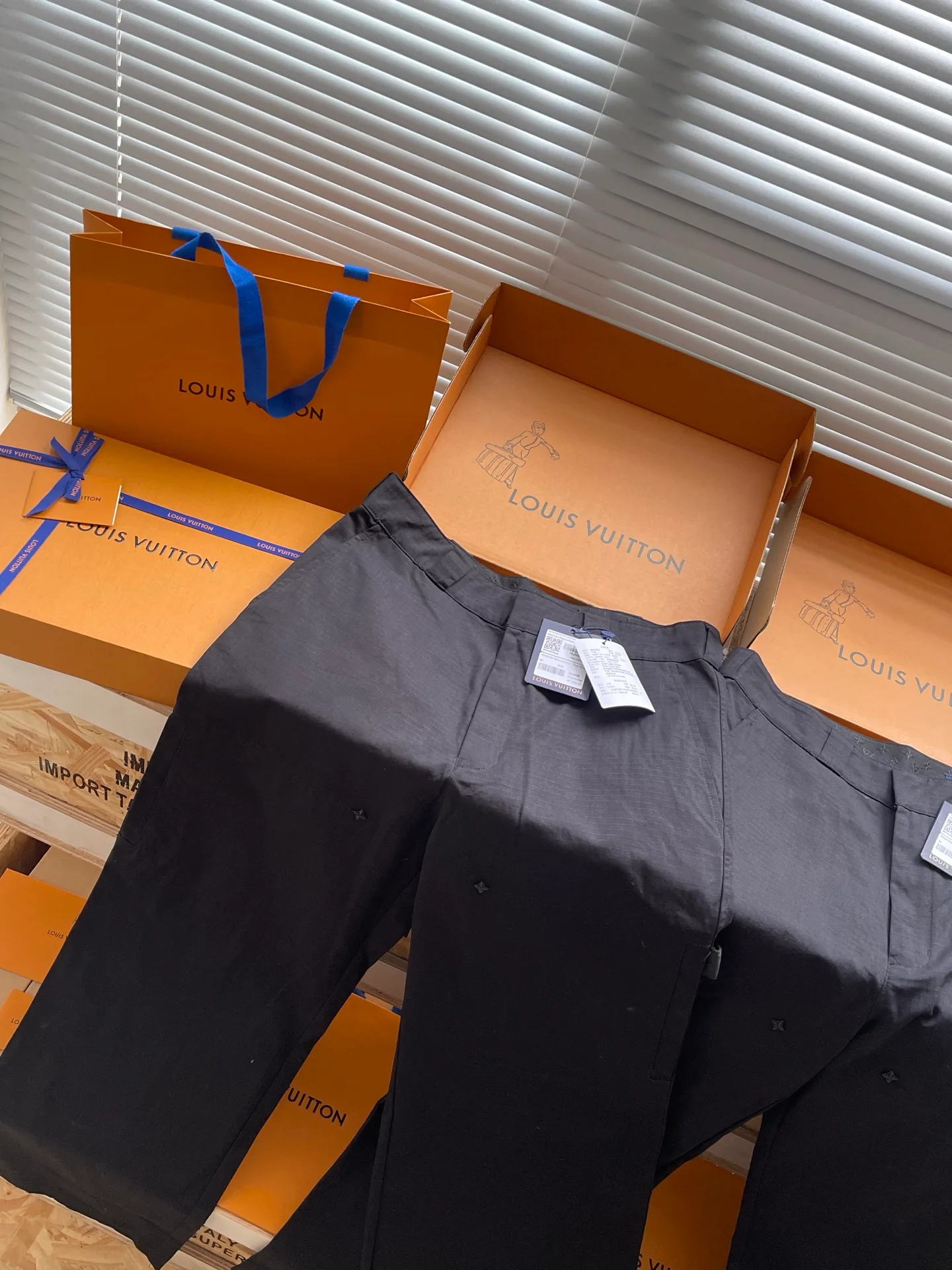Men's Trousers LOUIS VUITTON 18513938