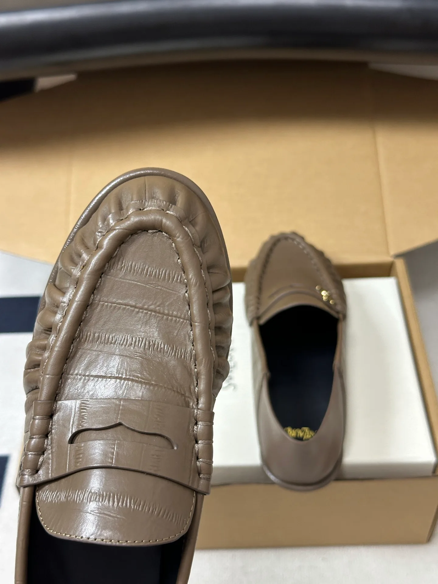 Women's Loafers And Moccasins SAINT LAURENT 18049119