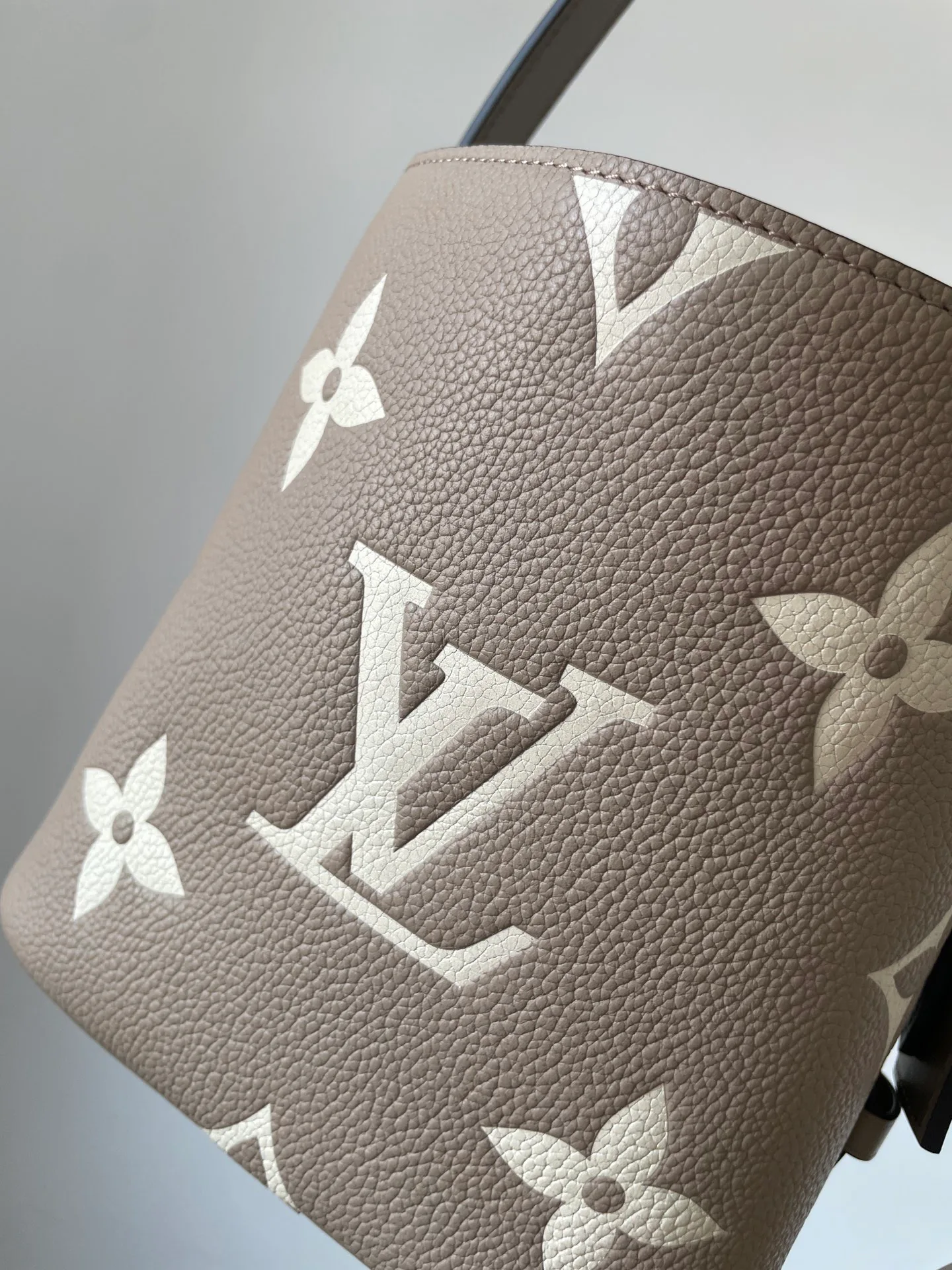 Women's Classic Handbags LOUIS VUITTON 18376554