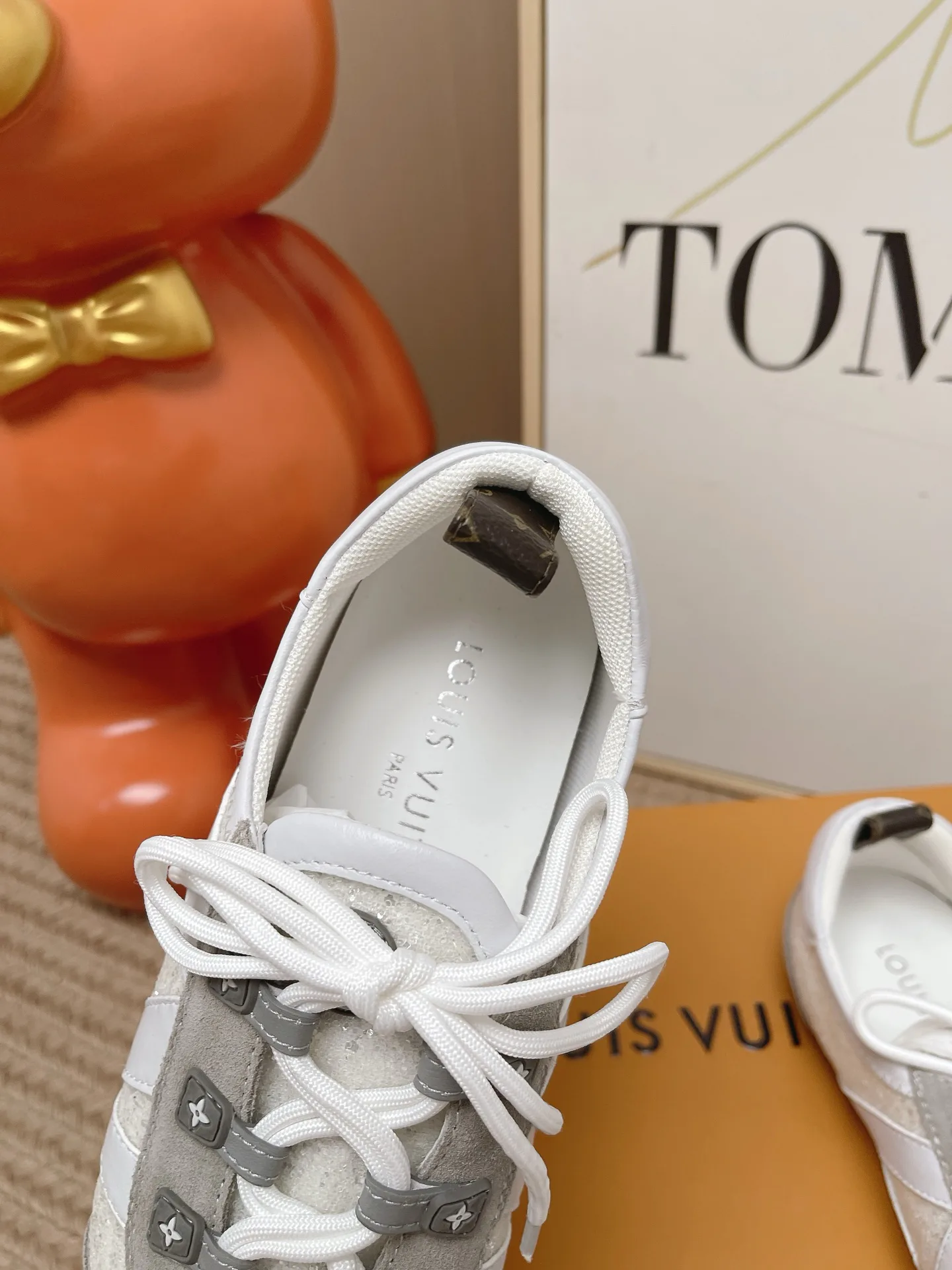 Women's Sneakers LOUIS VUITTON 17449398