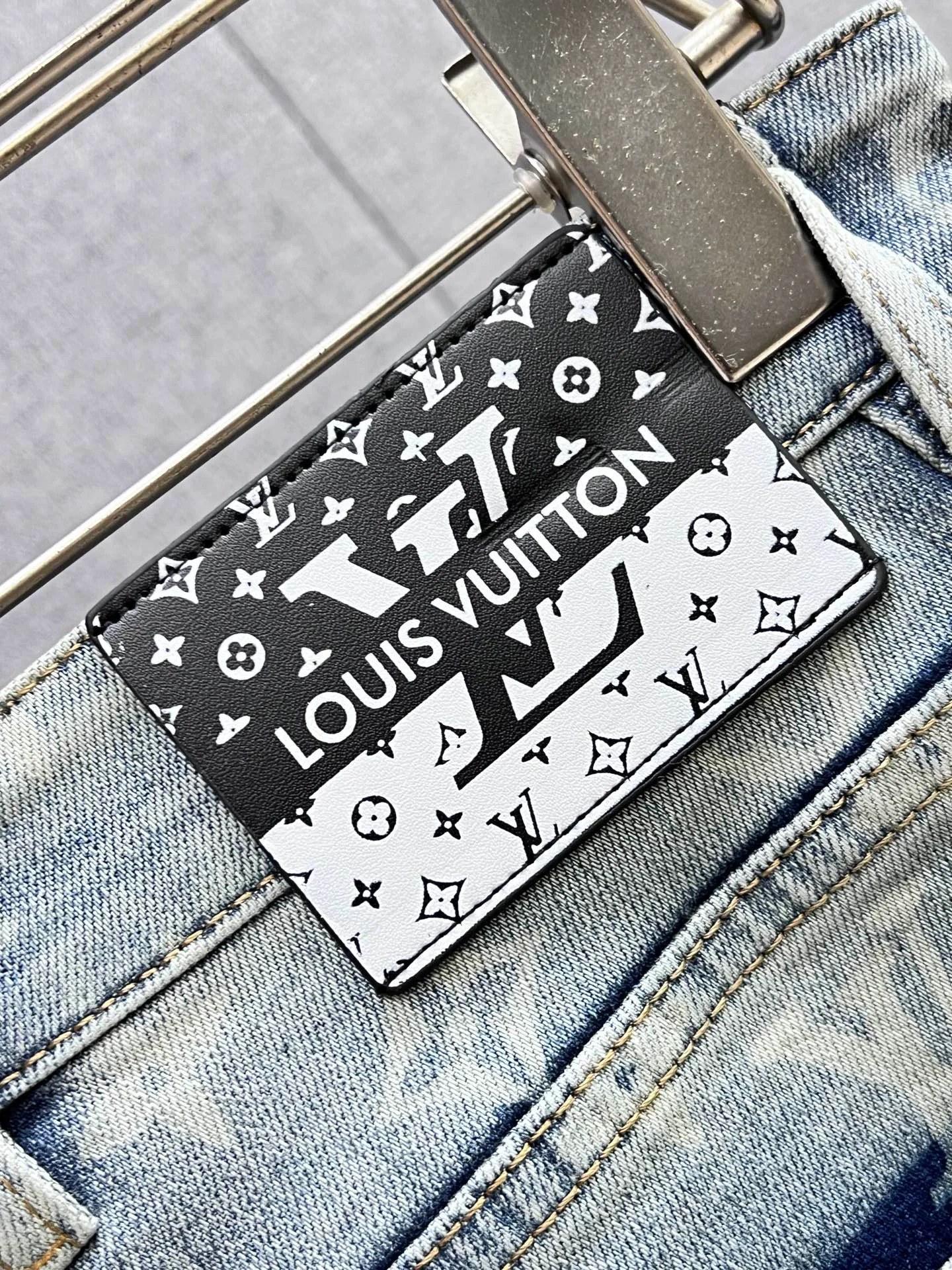 Men's Jeans LOUIS VUITTON 18097850