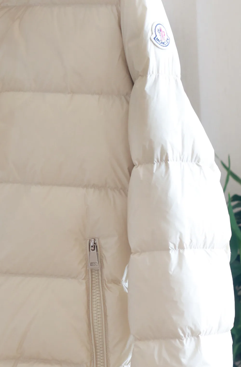 Women's Jackets And Down Jackets MONCLER 18184492
