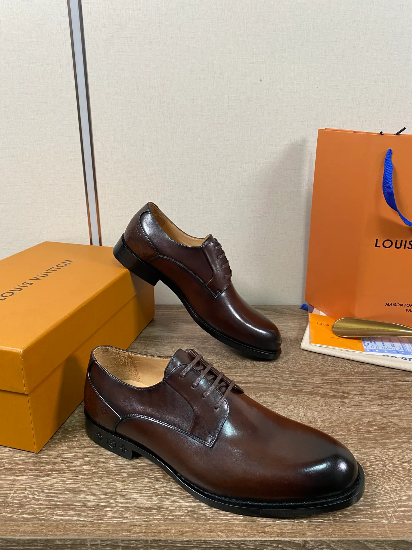 Men's Loafers And Dress Shoes LOUIS VUITTON 18078675