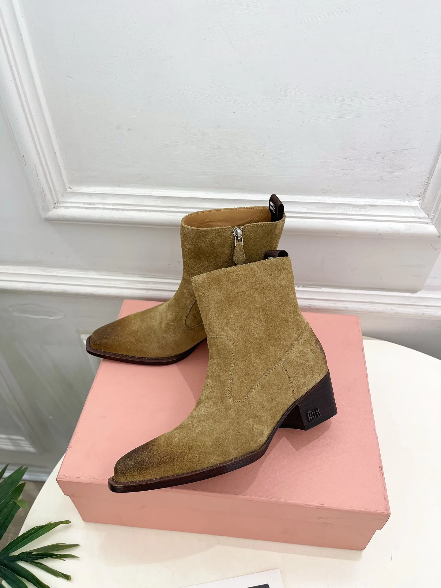 Women's Booties MIU MIU 18143152
