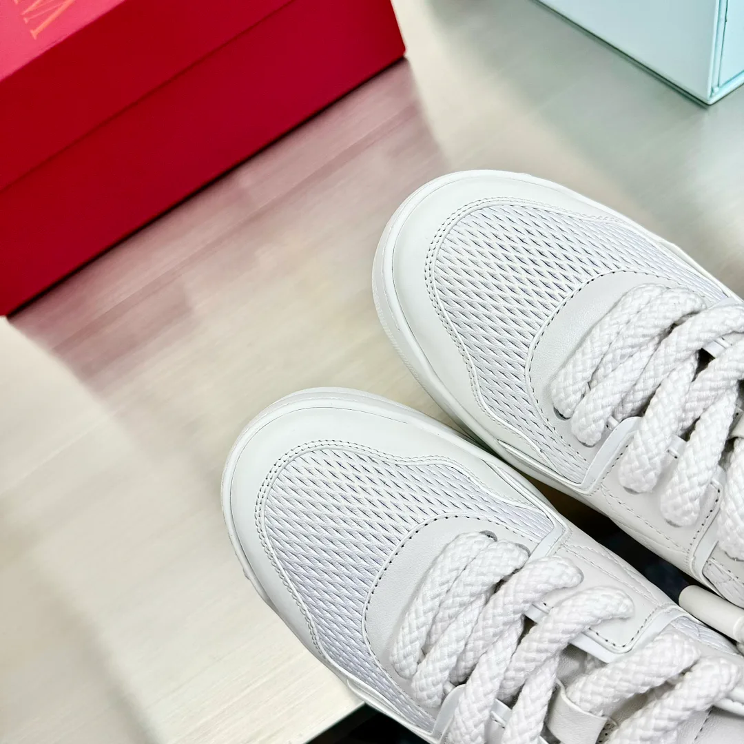 Women's Sneakers VALENTINO 17955022