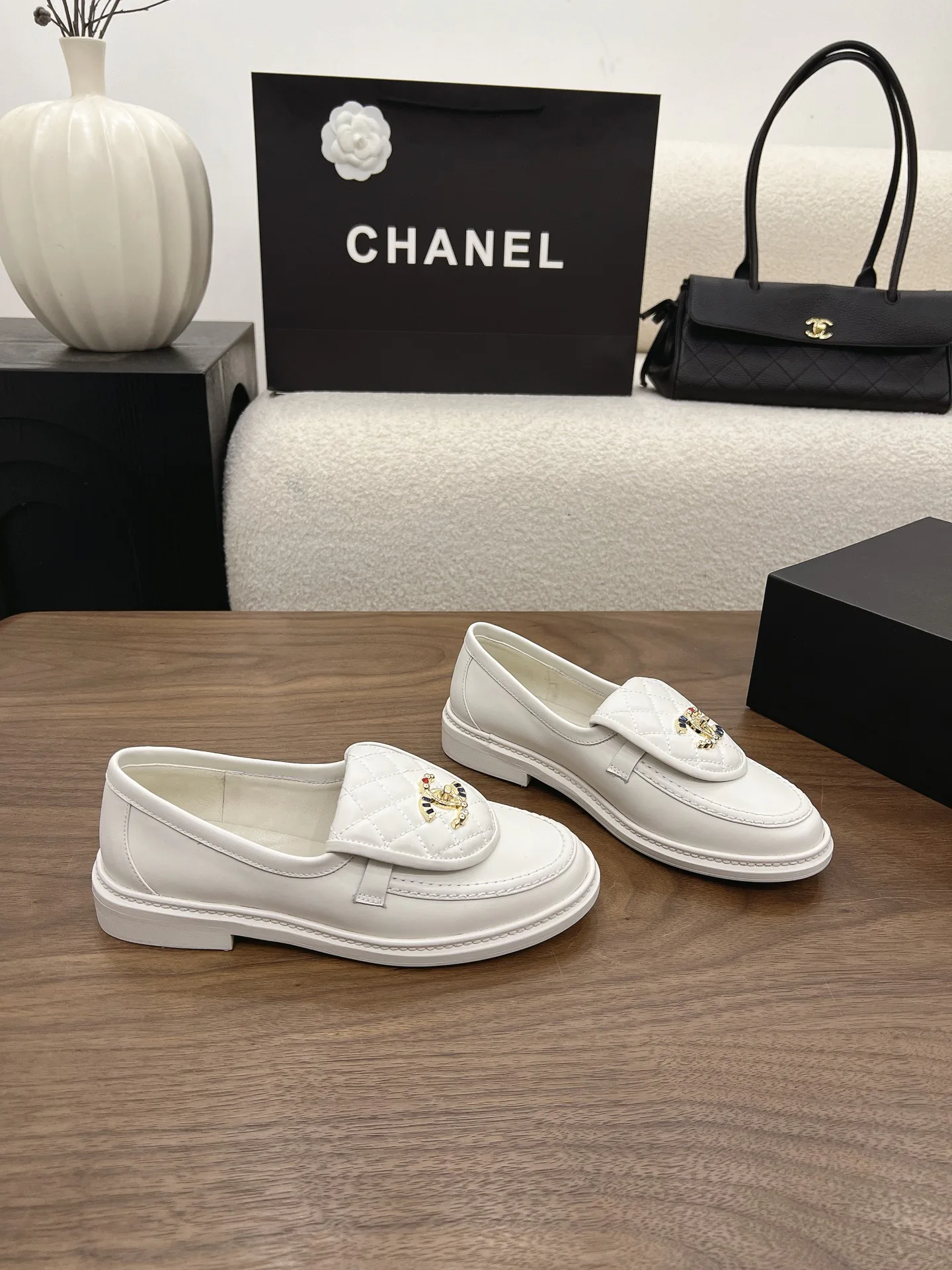Women's Loafers And Moccasins CHANEL 17303661