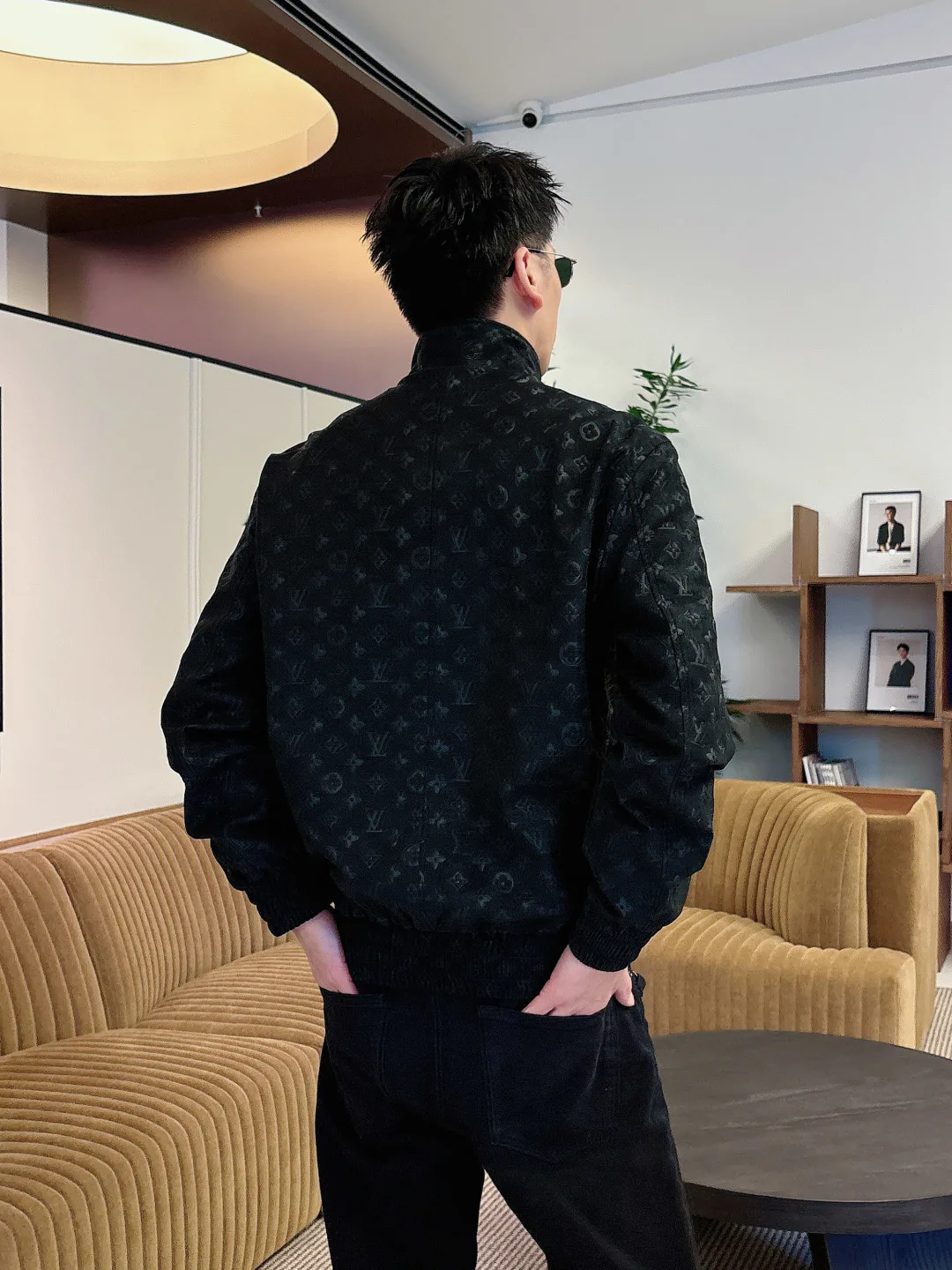 Men's Jackets And Down Jackets LOUIS VUITTON 18097588