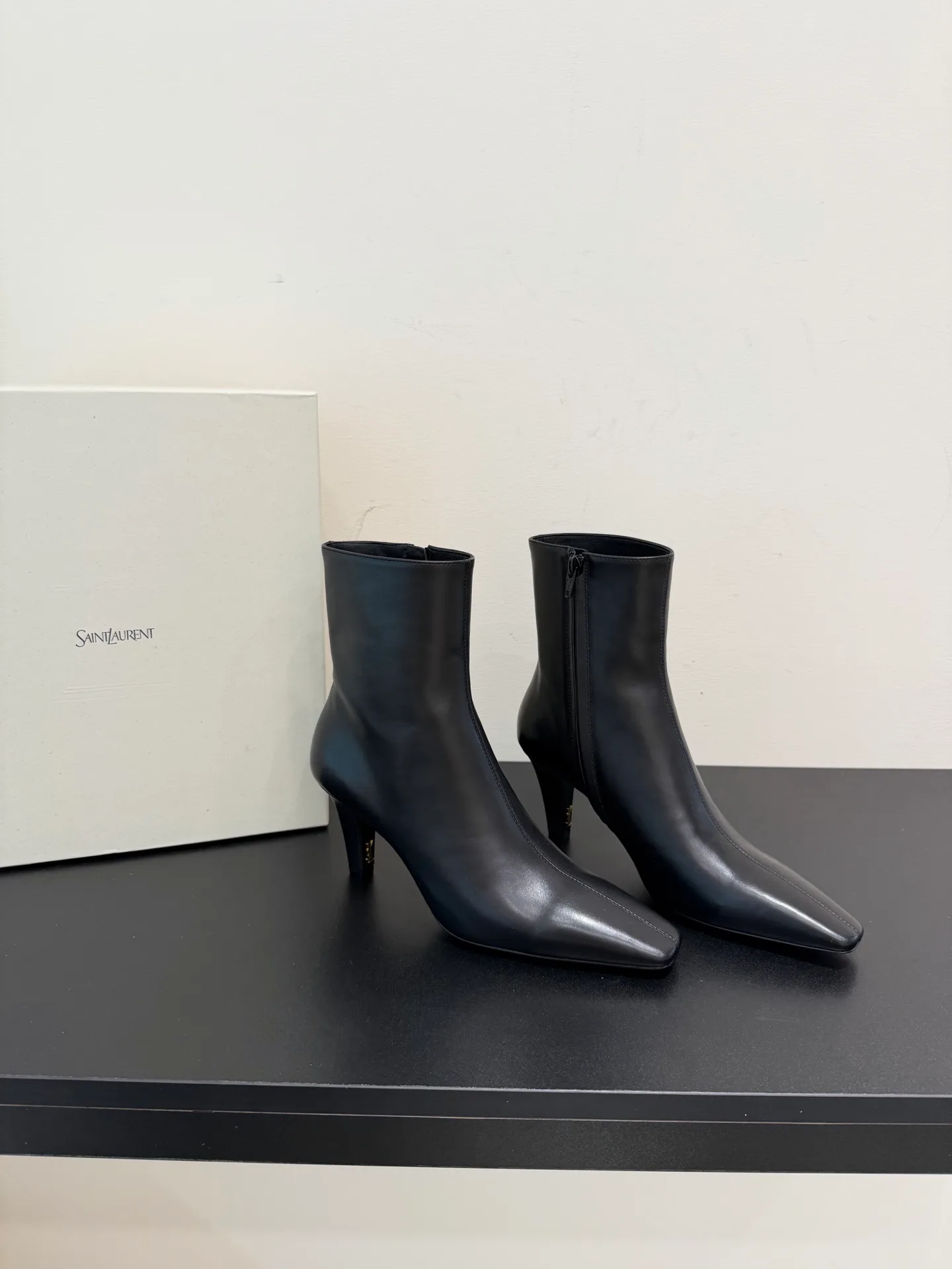 Women's Booties SAINT LAURENT 18244951