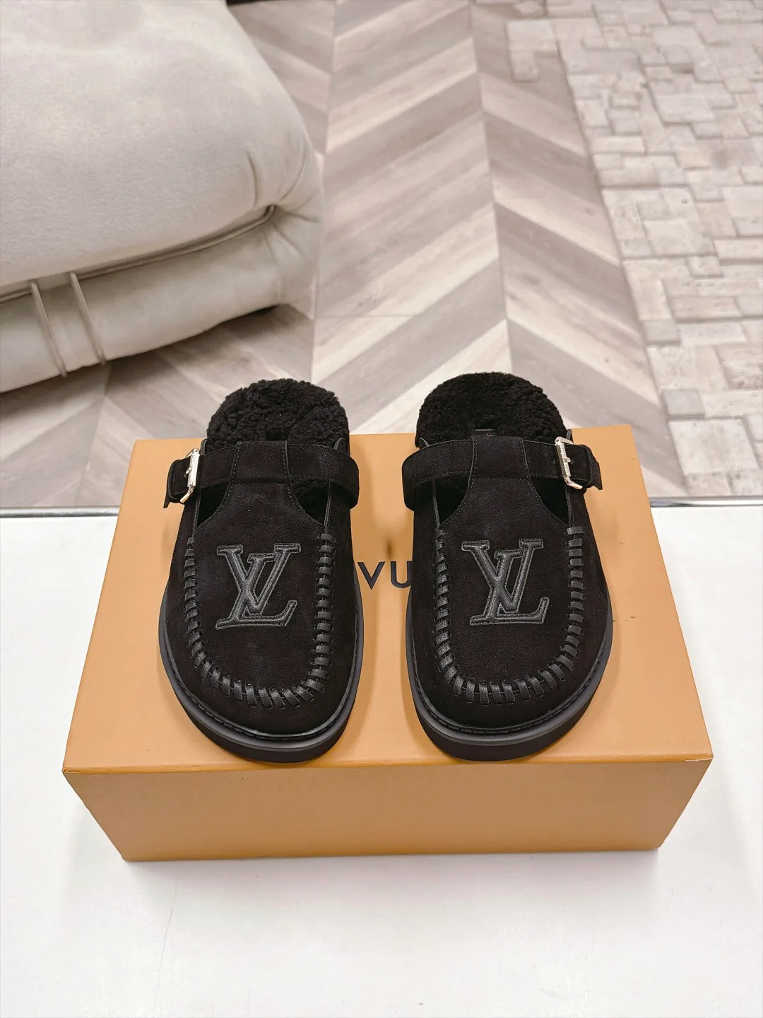 Women's Mules And Clogs LOUIS VUITTON 18366820