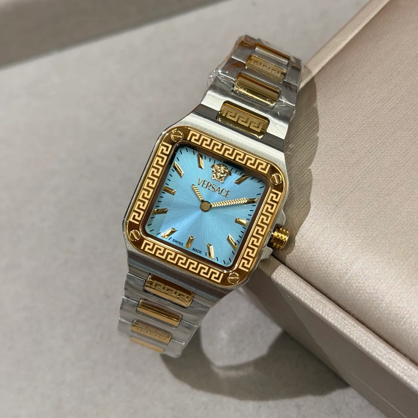 Women's Watches VERSACE 17813610