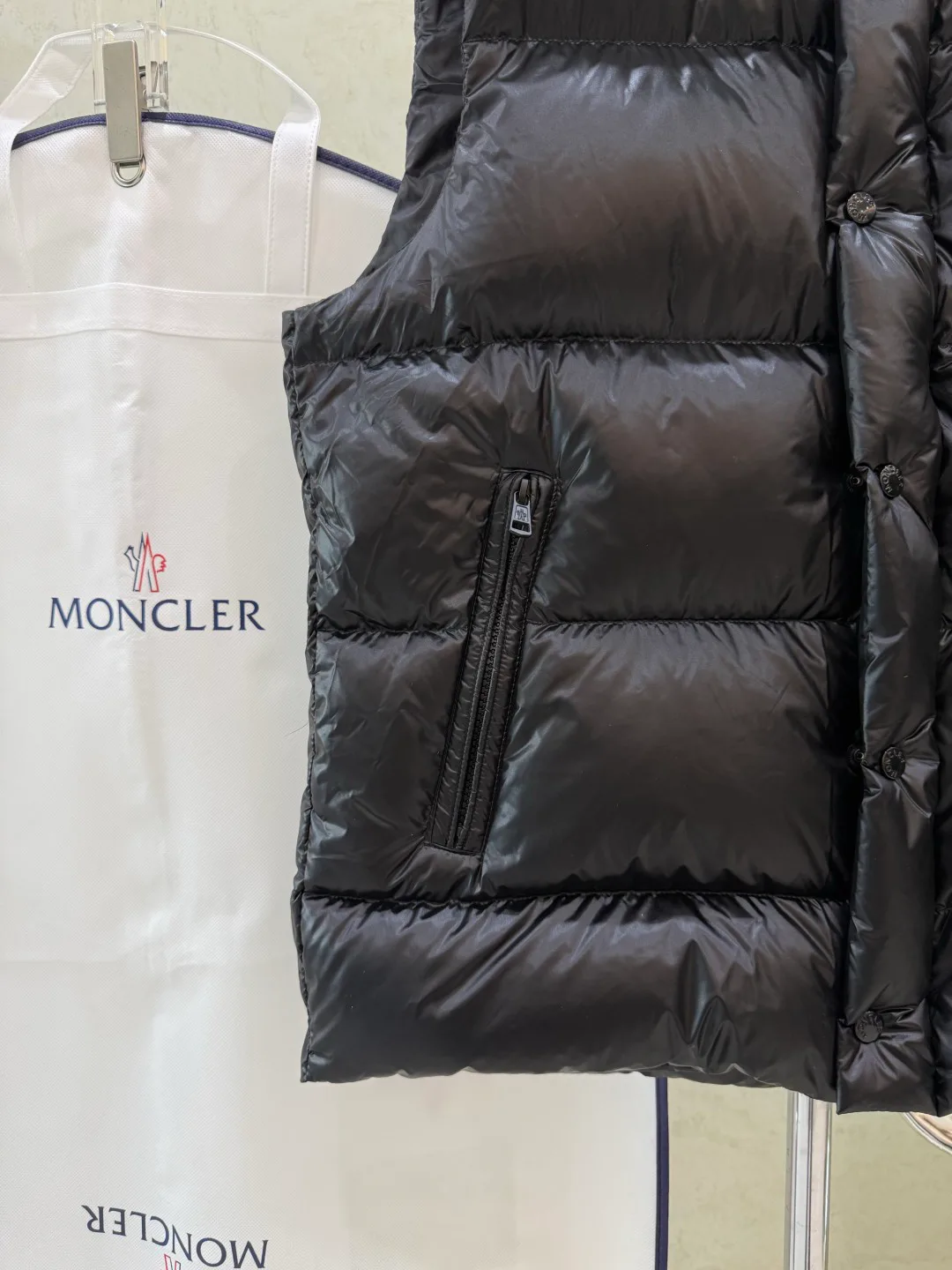 Women's Vests MONCLER 18052717