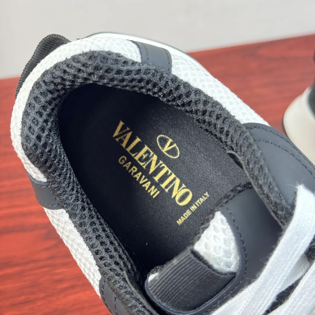 Men's Sneakers VALENTINO 17457774