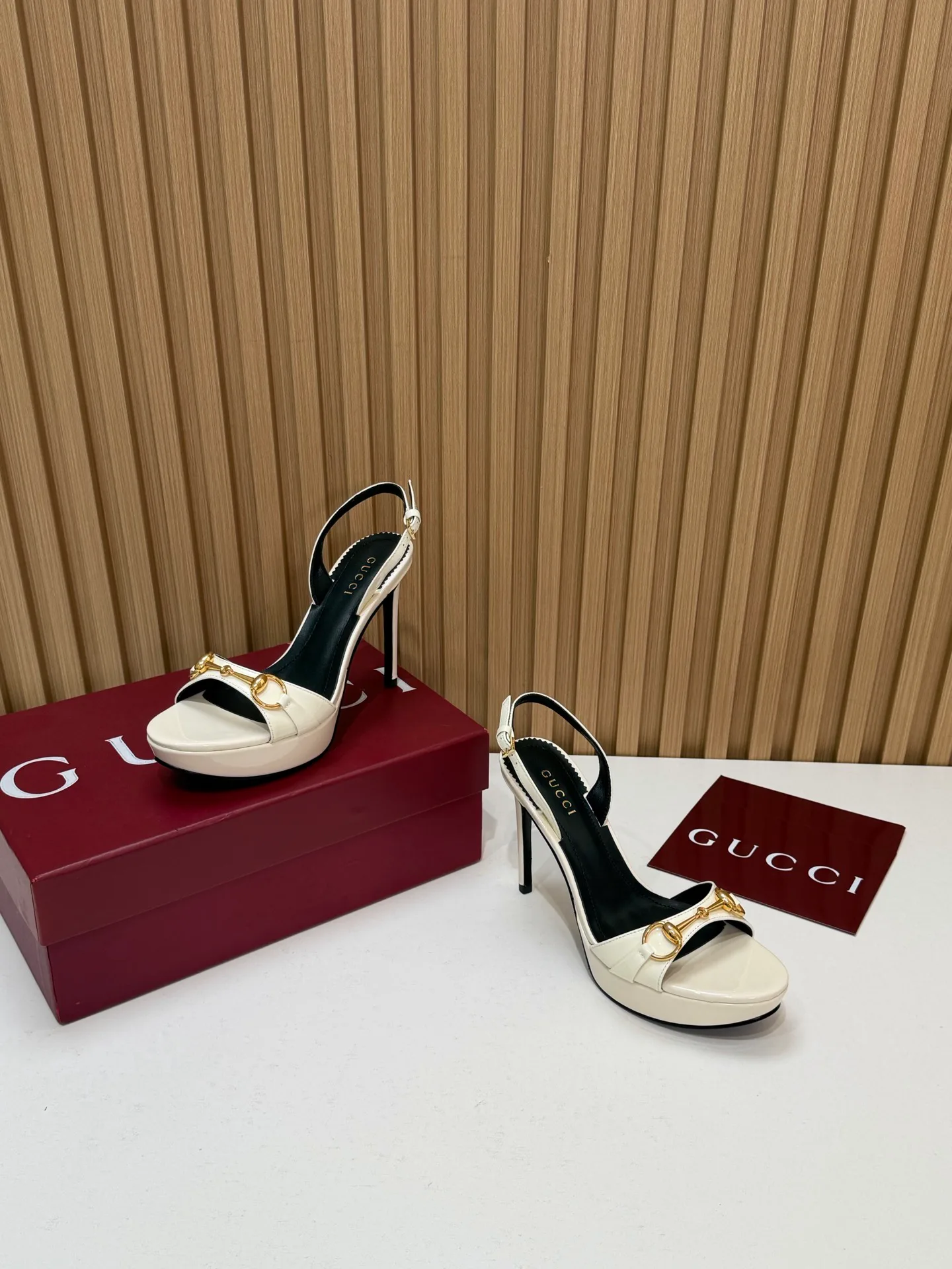 Women's Open-Toe Sandals GUCCI 18396263