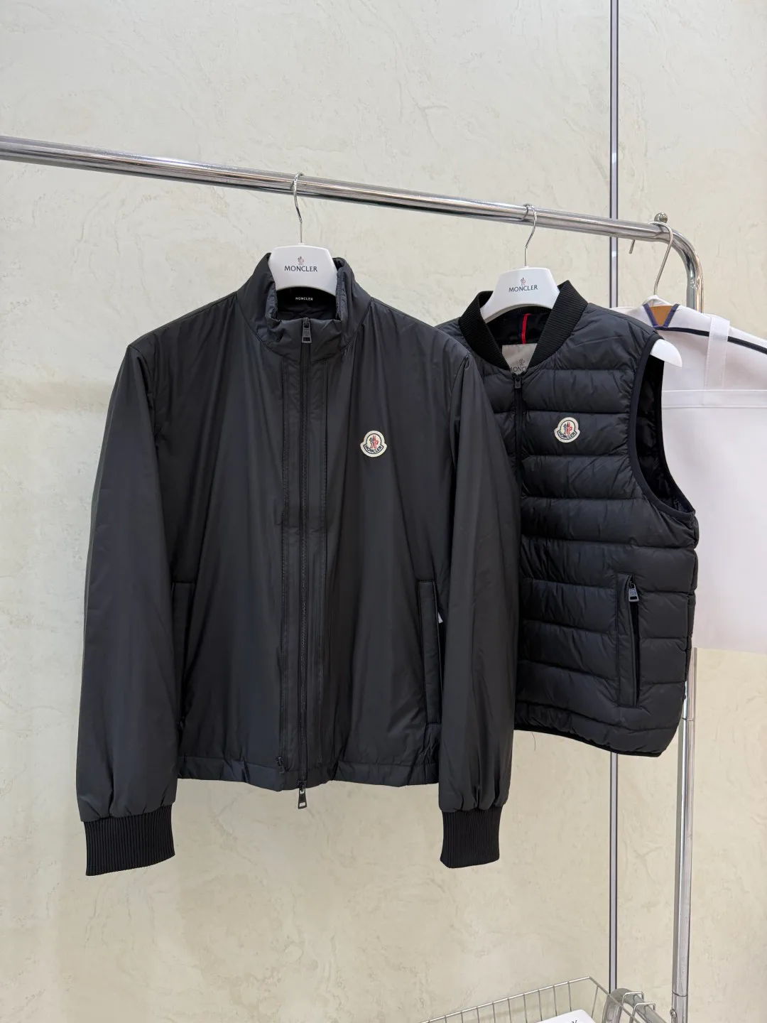 Men's Jackets And Down Jackets MONCLER 18507135