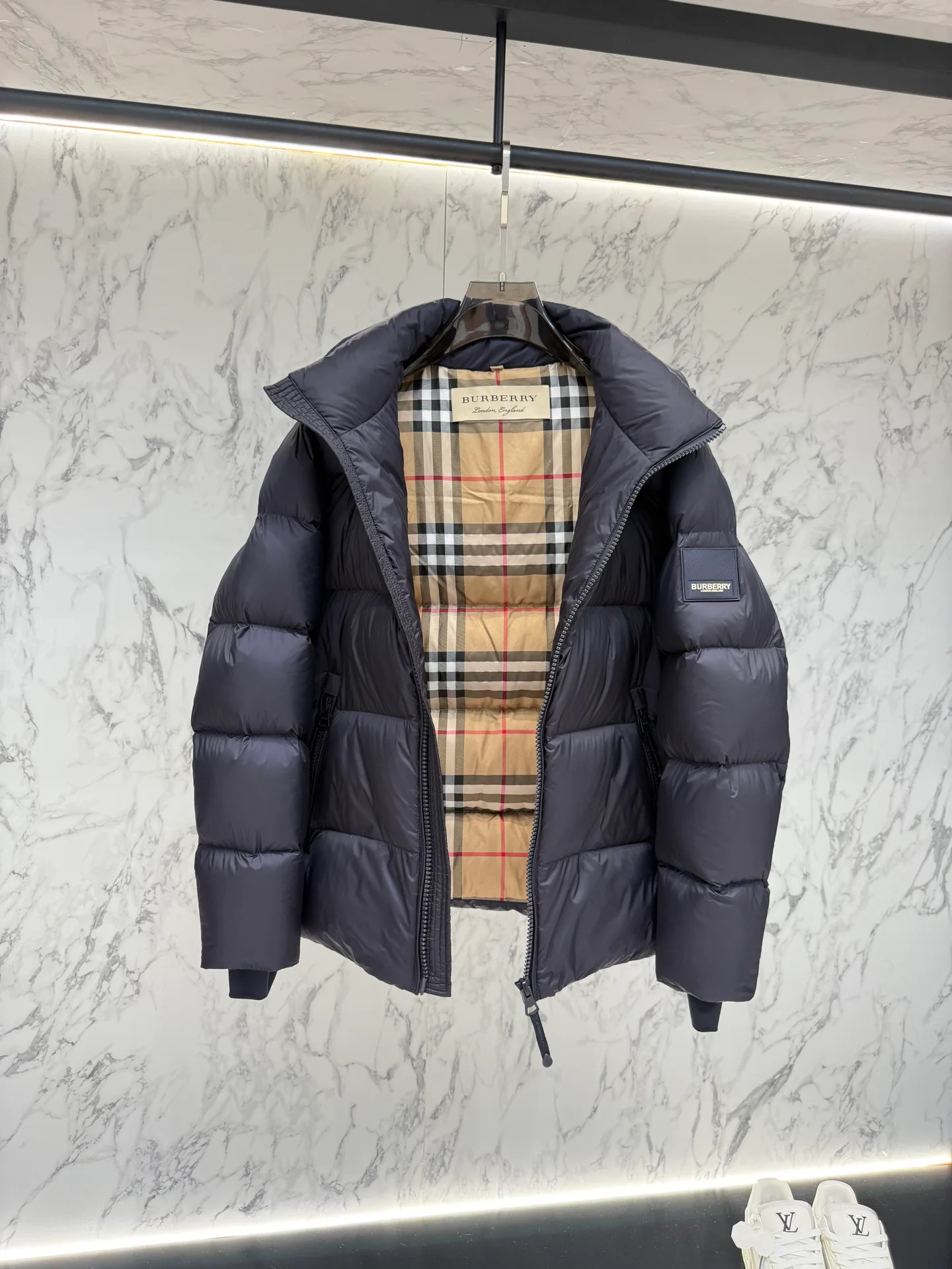 Women's Jackets And Down Jackets BURBERRY 18387695