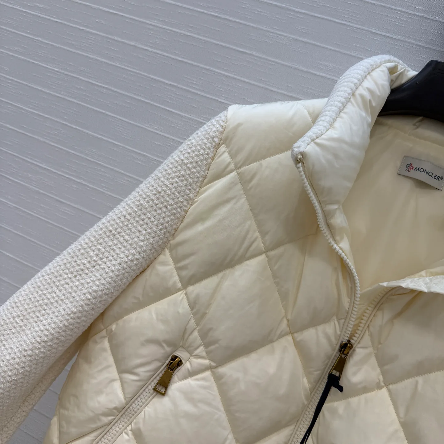 Куртки И Пуховики Женские Moncler 18678155