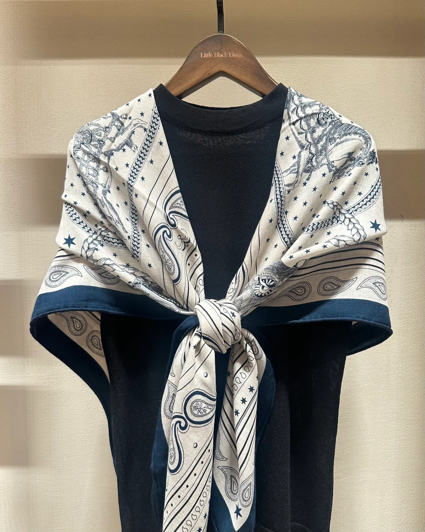 Silk Scarves HERMES 17991182