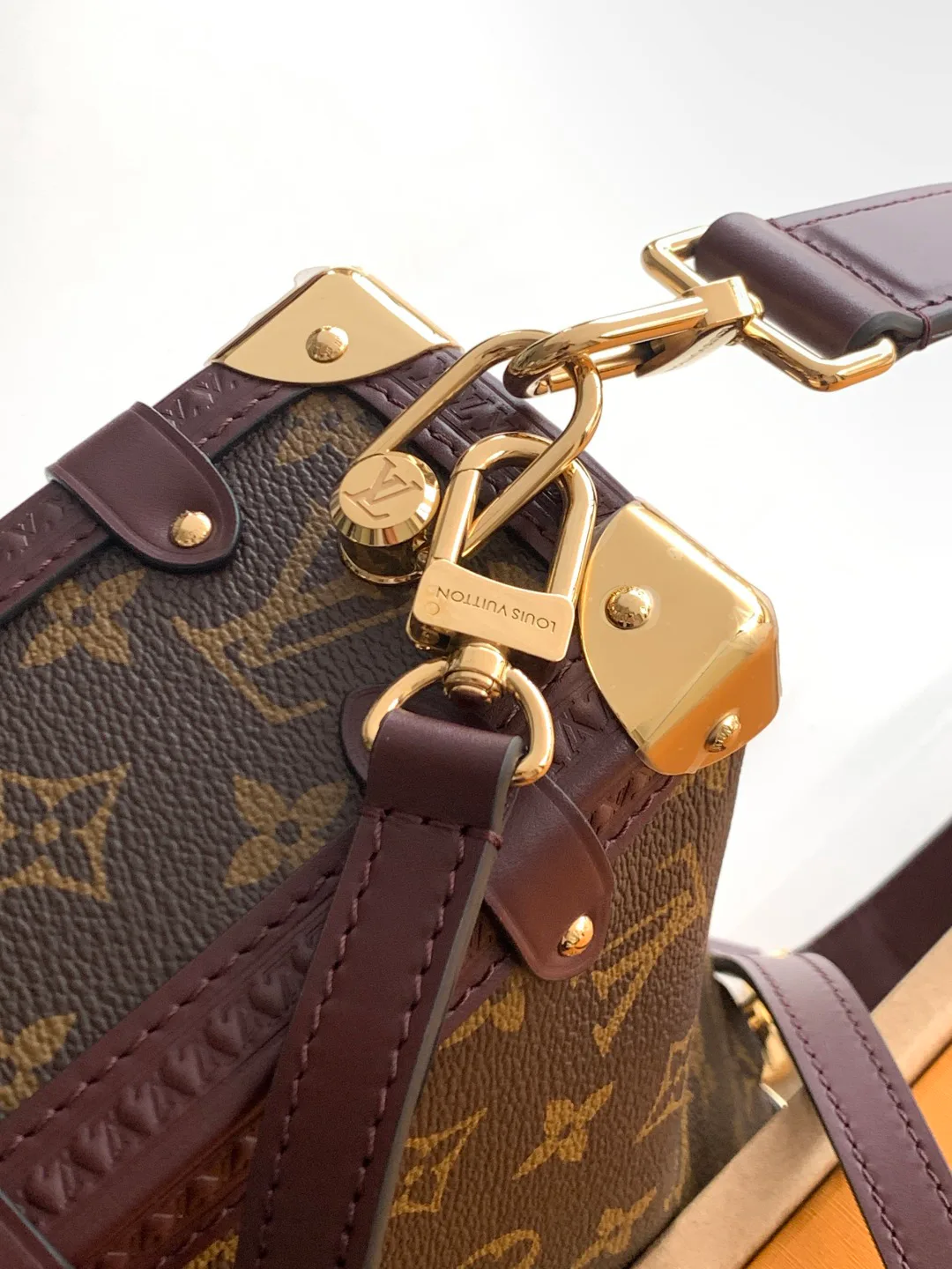 Women's Classic Handbags LOUIS VUITTON 18521033