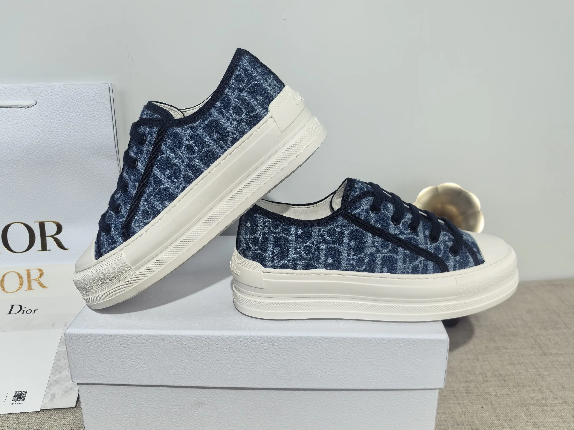 Women's Sneakers CHRISTIAN DIOR 17988671