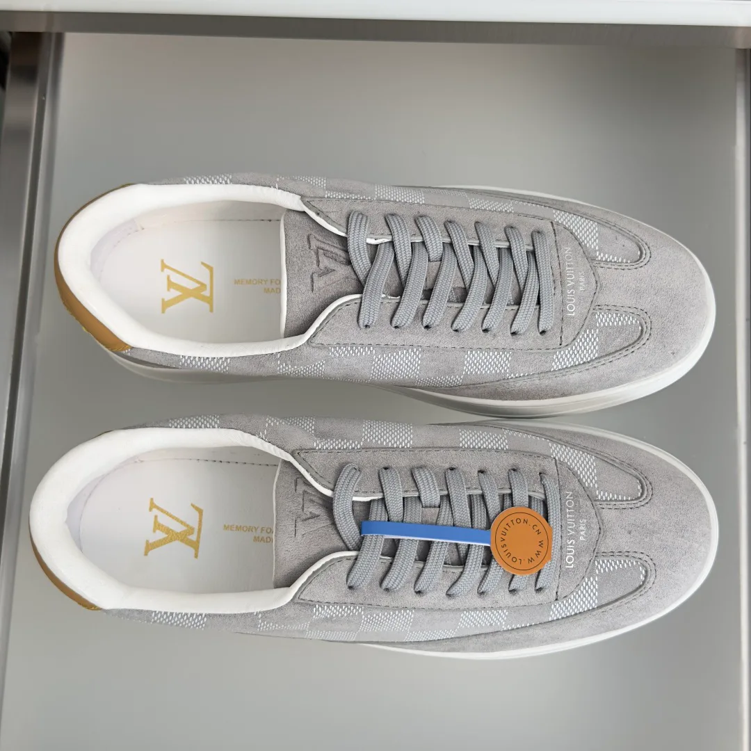 Women's Sneakers LOUIS VUITTON 17950381