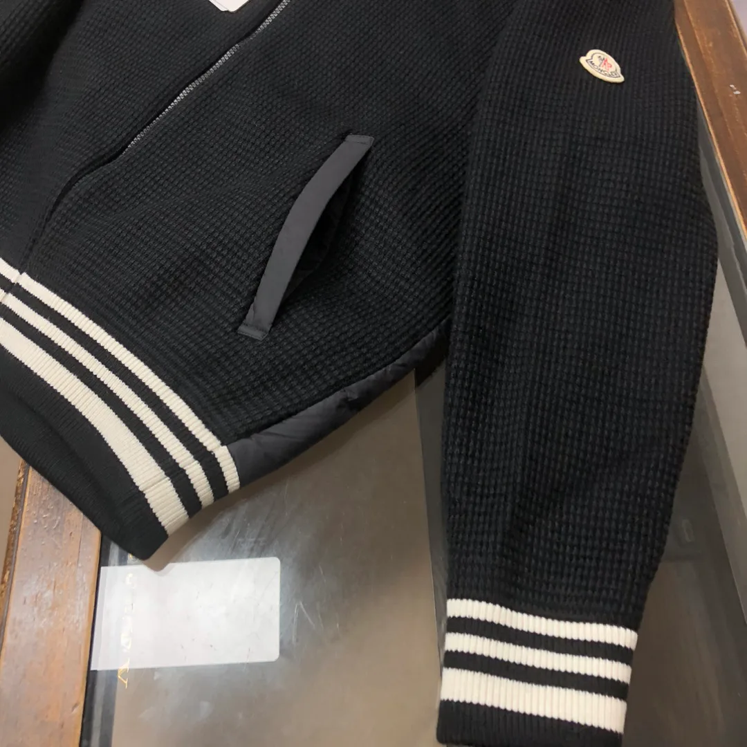 Men's Jackets And Down Jackets MONCLER 18001970