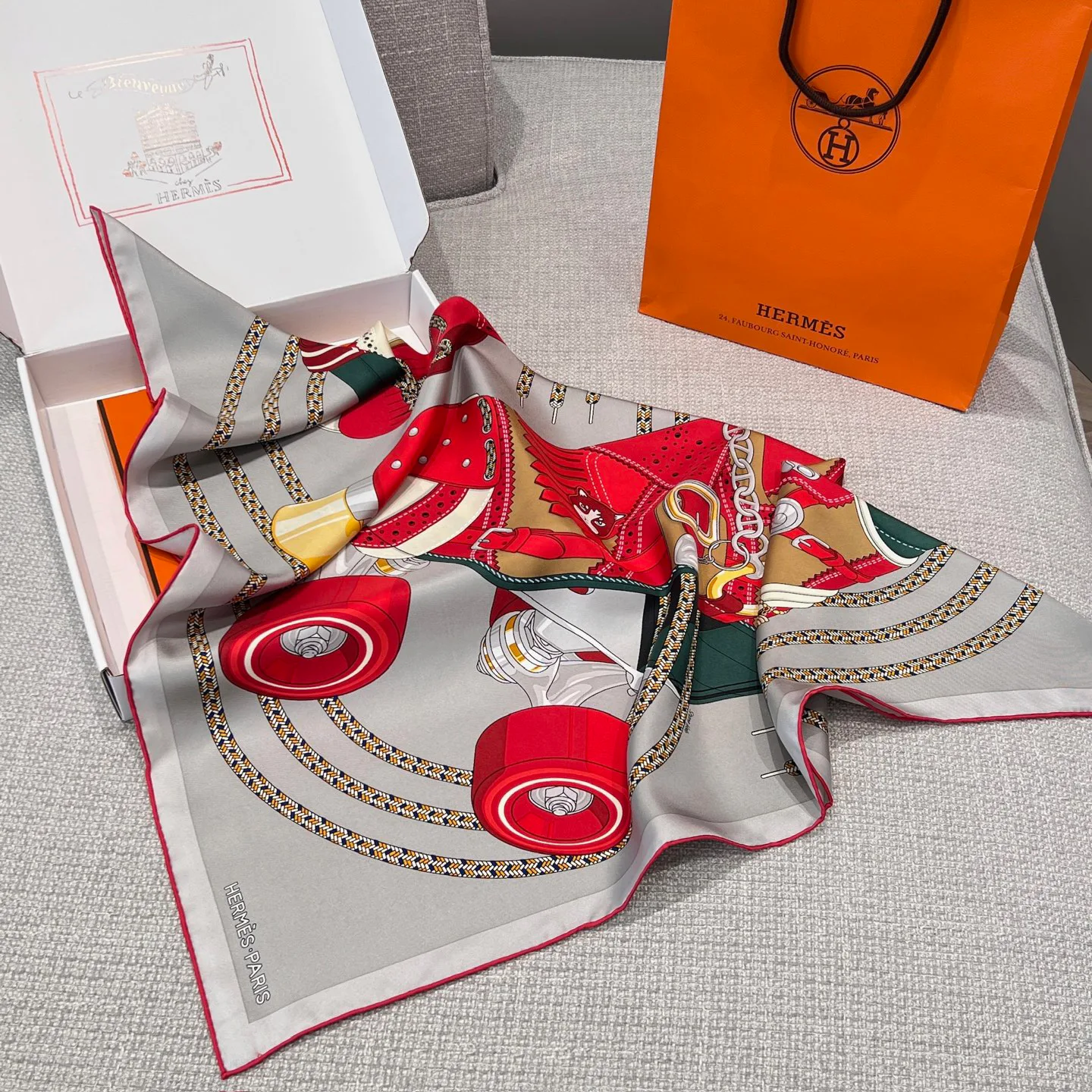 Silk Scarves HERMES 17991433