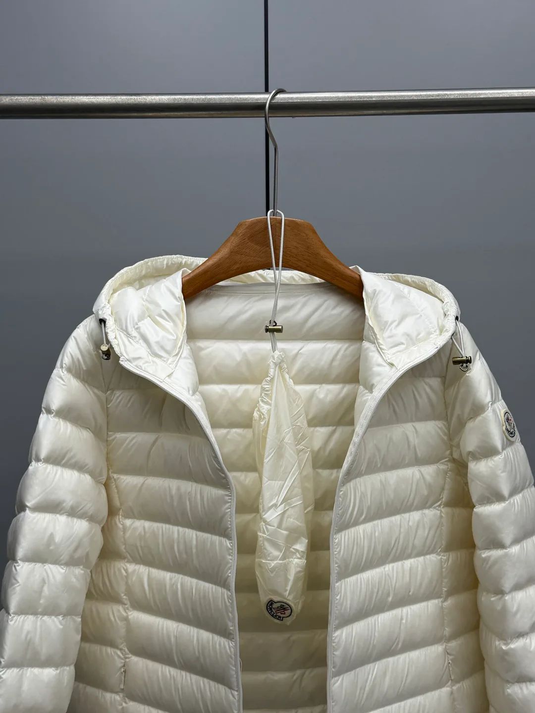 Women's Jackets And Down Jackets MONCLER 17807407