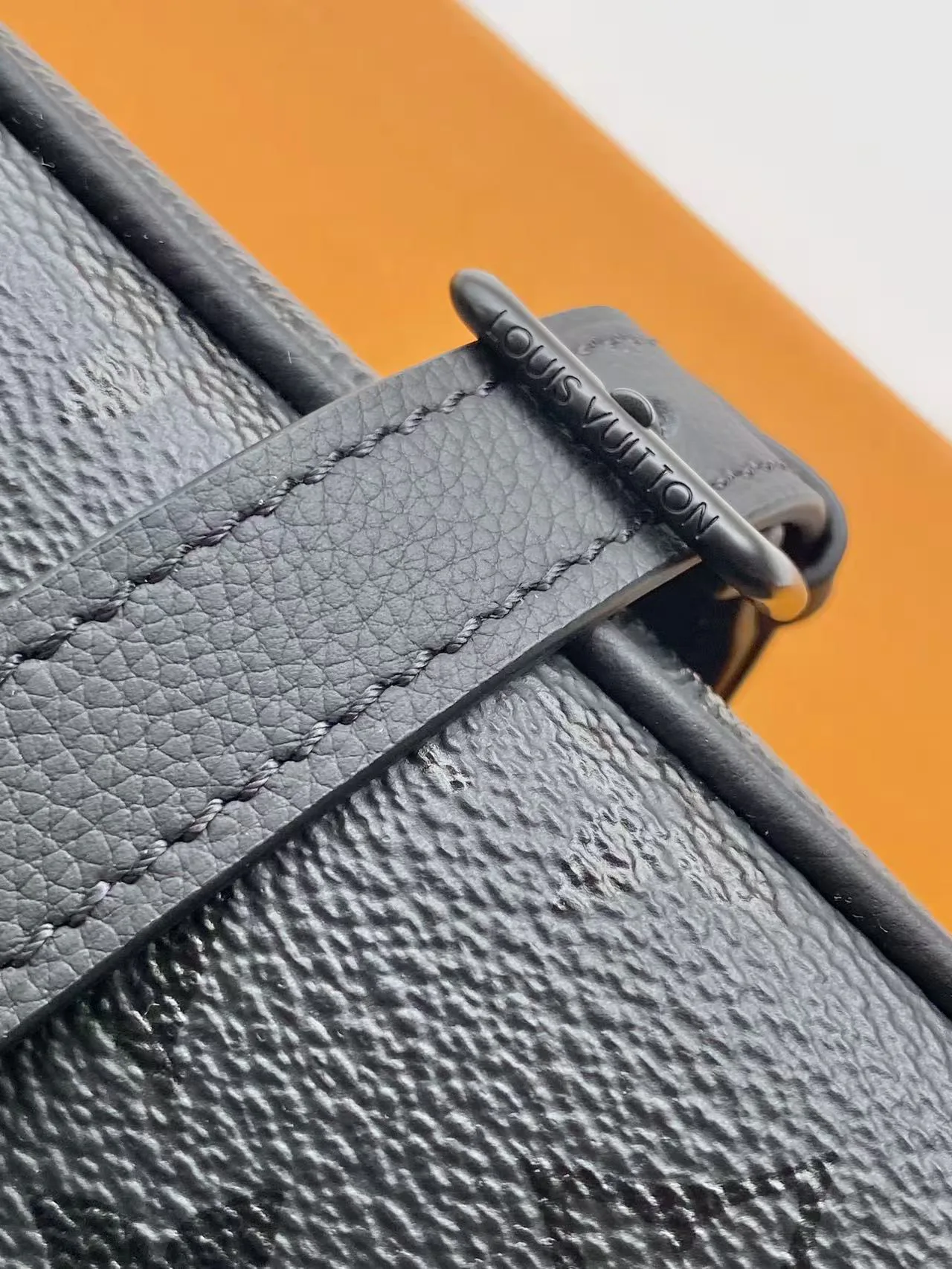 Women's Shoulder Bags LOUIS VUITTON 17948734