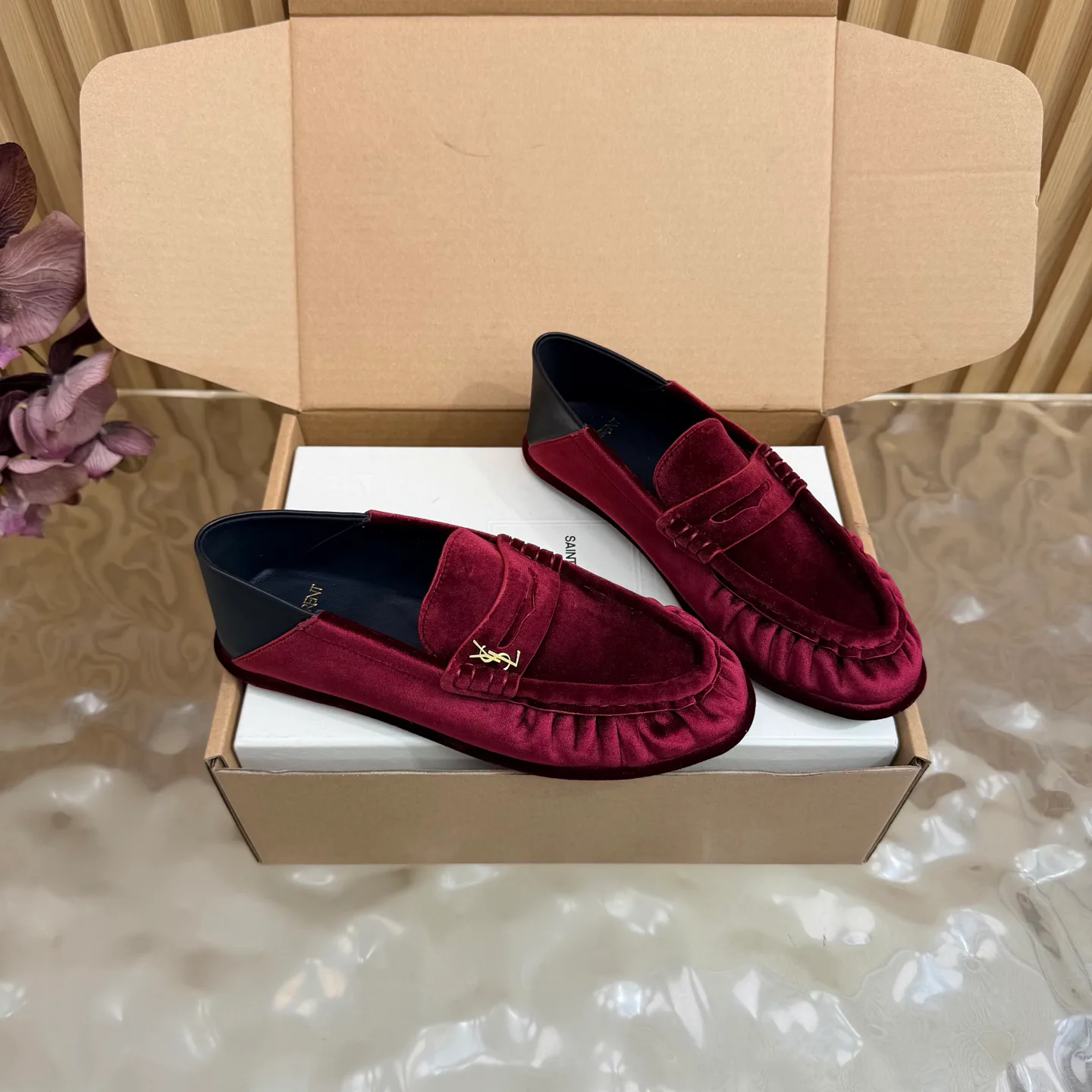 Women's Loafers And Moccasins SAINT LAURENT 17926448