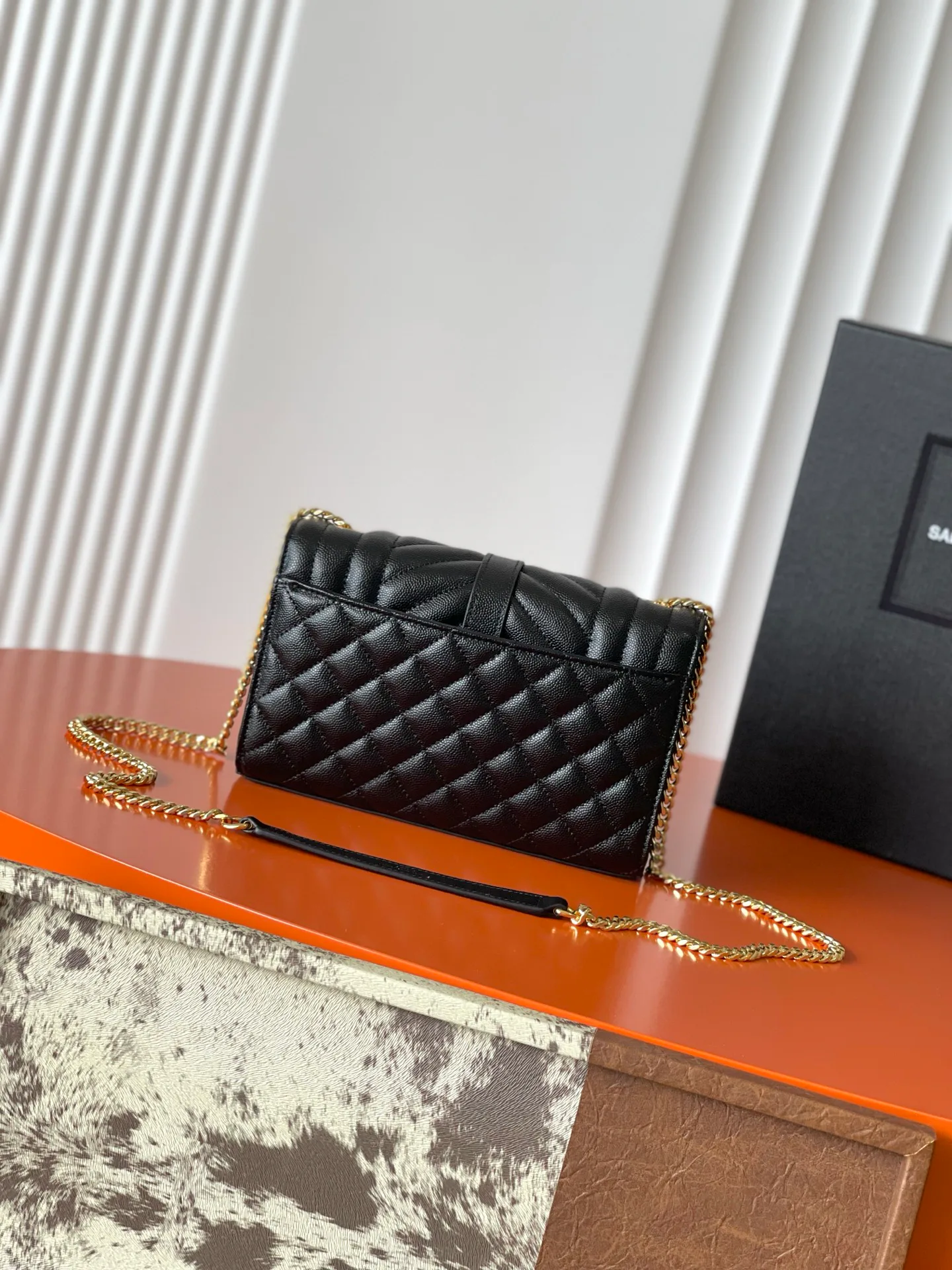 Классические Сумки Женские Saint Laurent 18610973