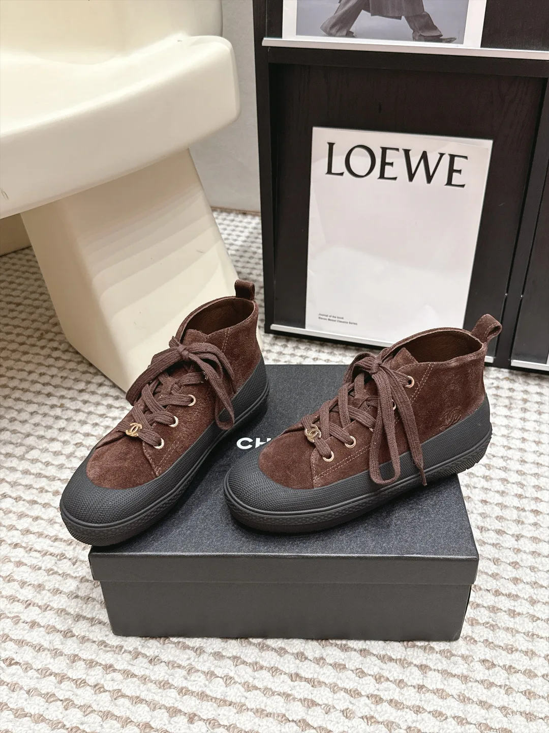 Women's Sneakers CHANEL 18497856