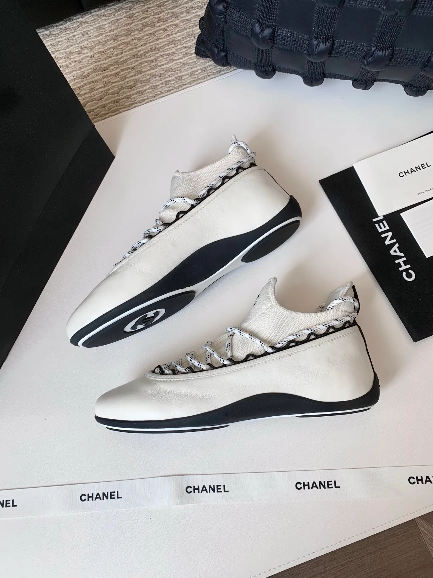 Women's Sneakers CHANEL 17989879