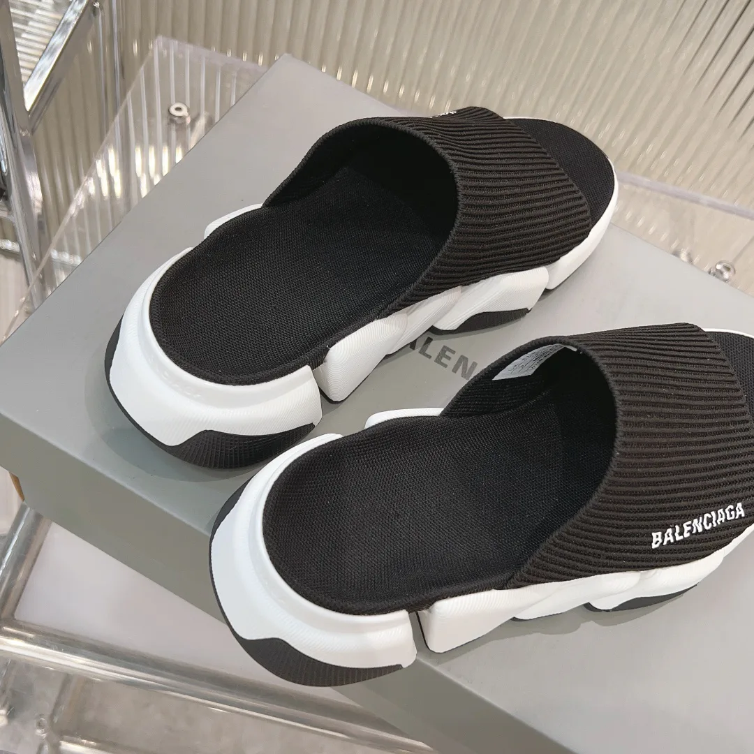 Women's Flip-Flops BALENCIAGA 17182657