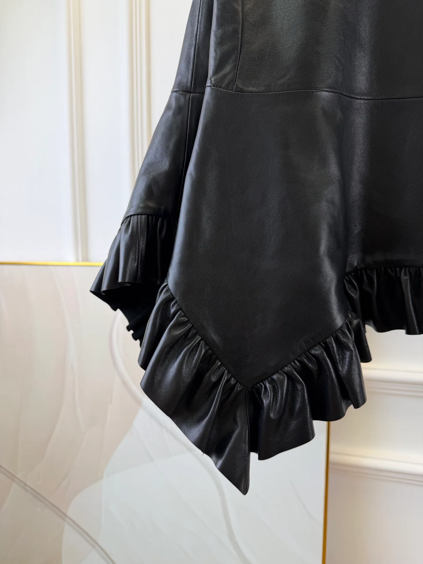Women's Leather Jackets And Sheepskin Coats LOUIS VUITTON 17999055