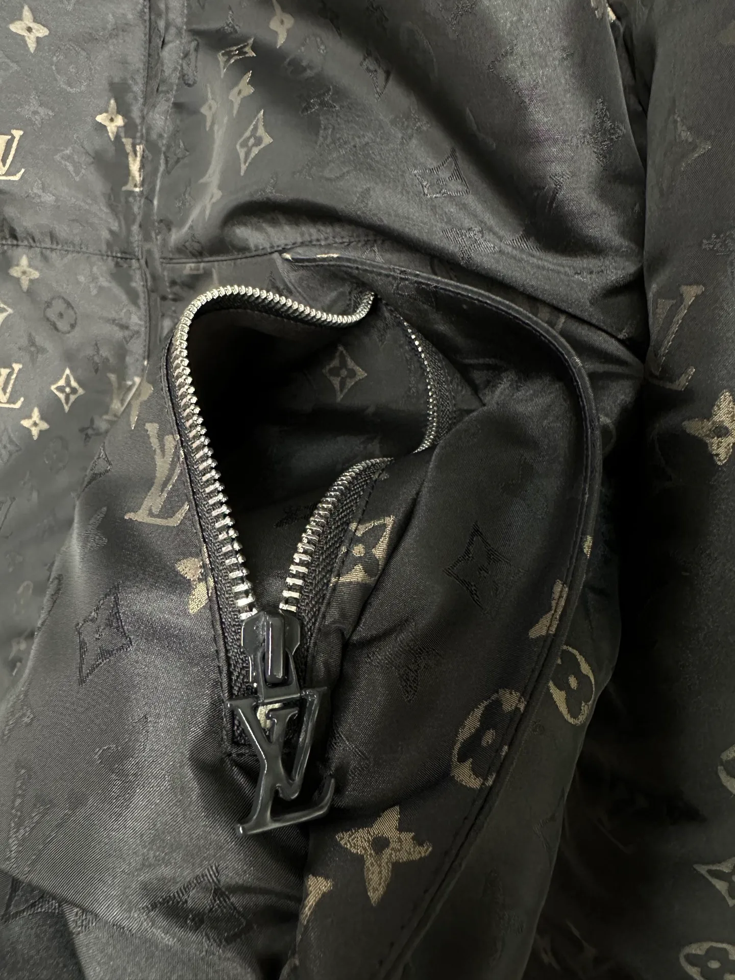 Men's Jackets And Down Jackets LOUIS VUITTON 18109849
