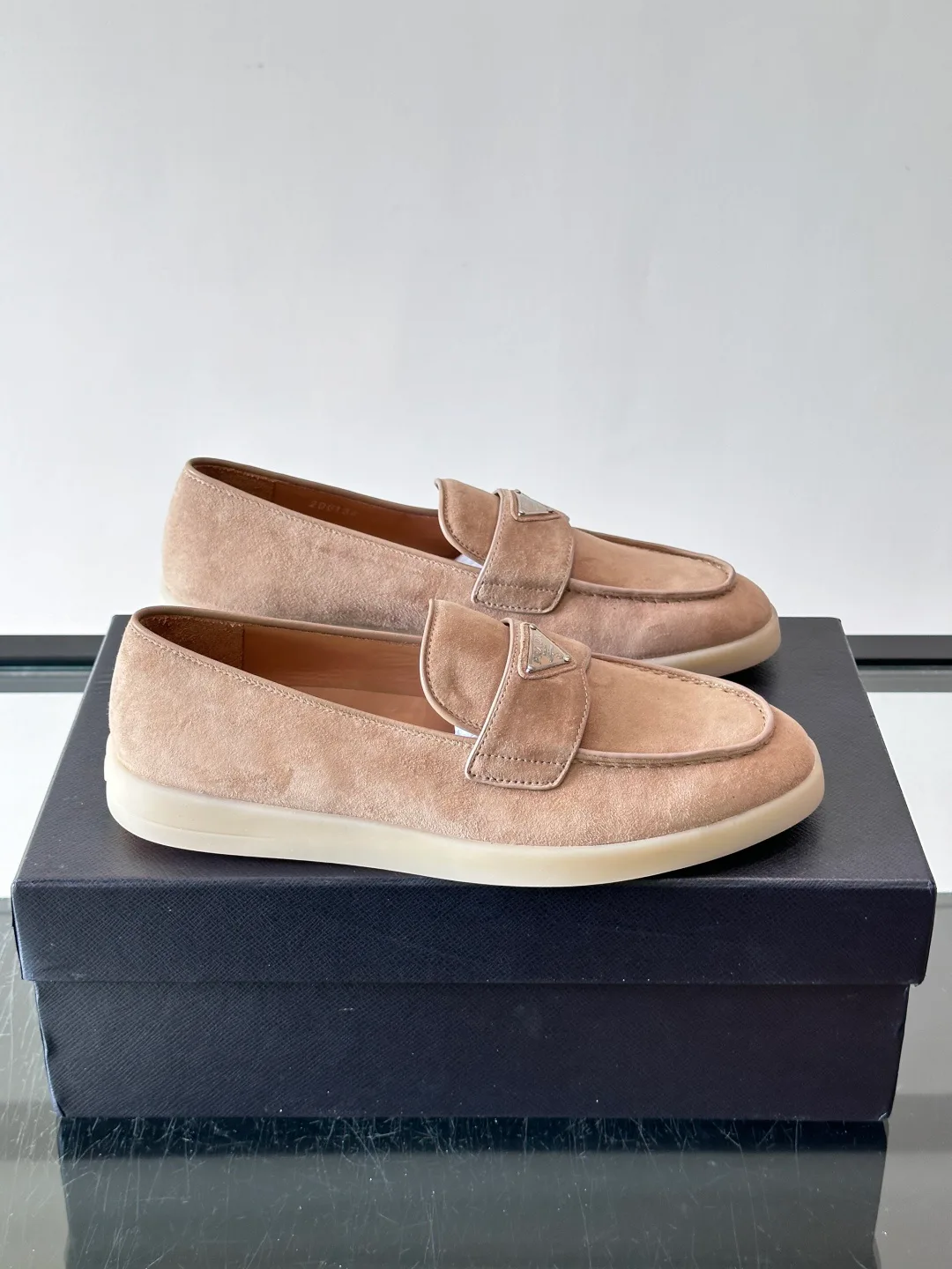 Men's Loafers And Dress Shoes PRADA 18119023