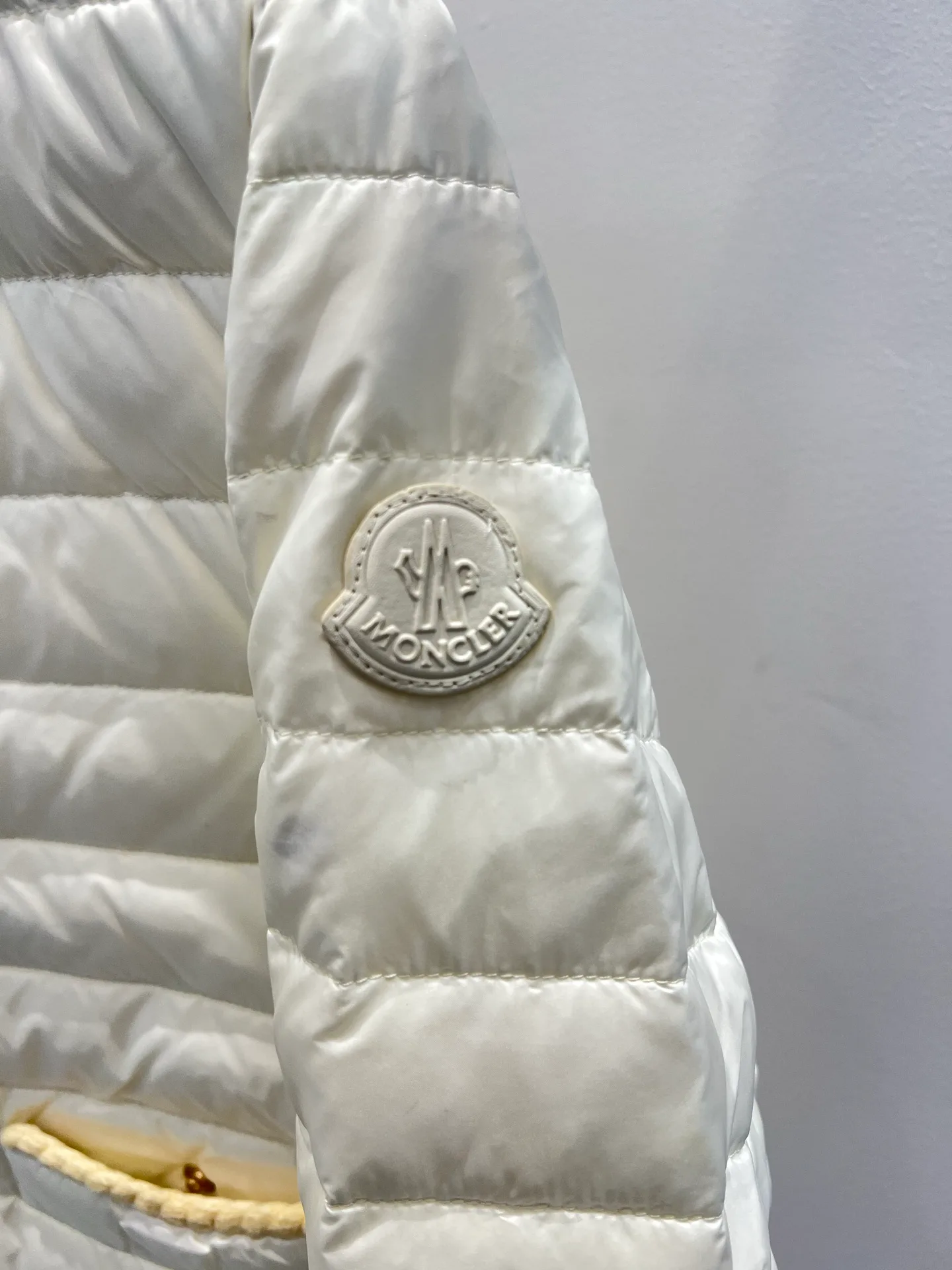 Women's Jackets And Down Jackets MONCLER 17959344