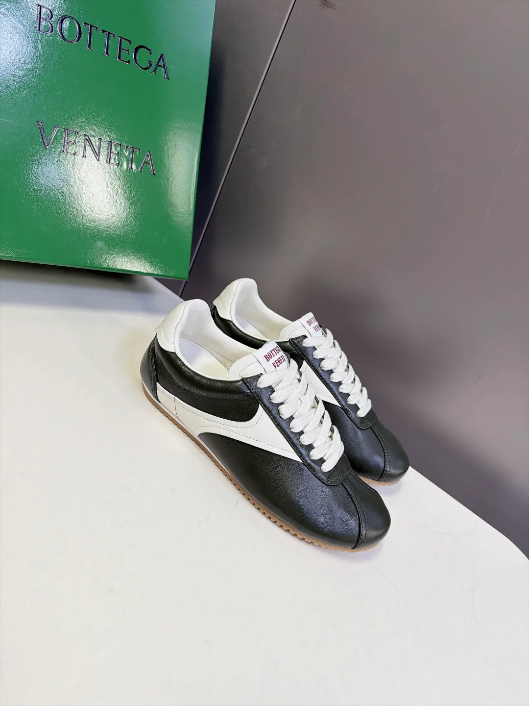 Women's Sneakers BOTTEGA VENETA 18404693