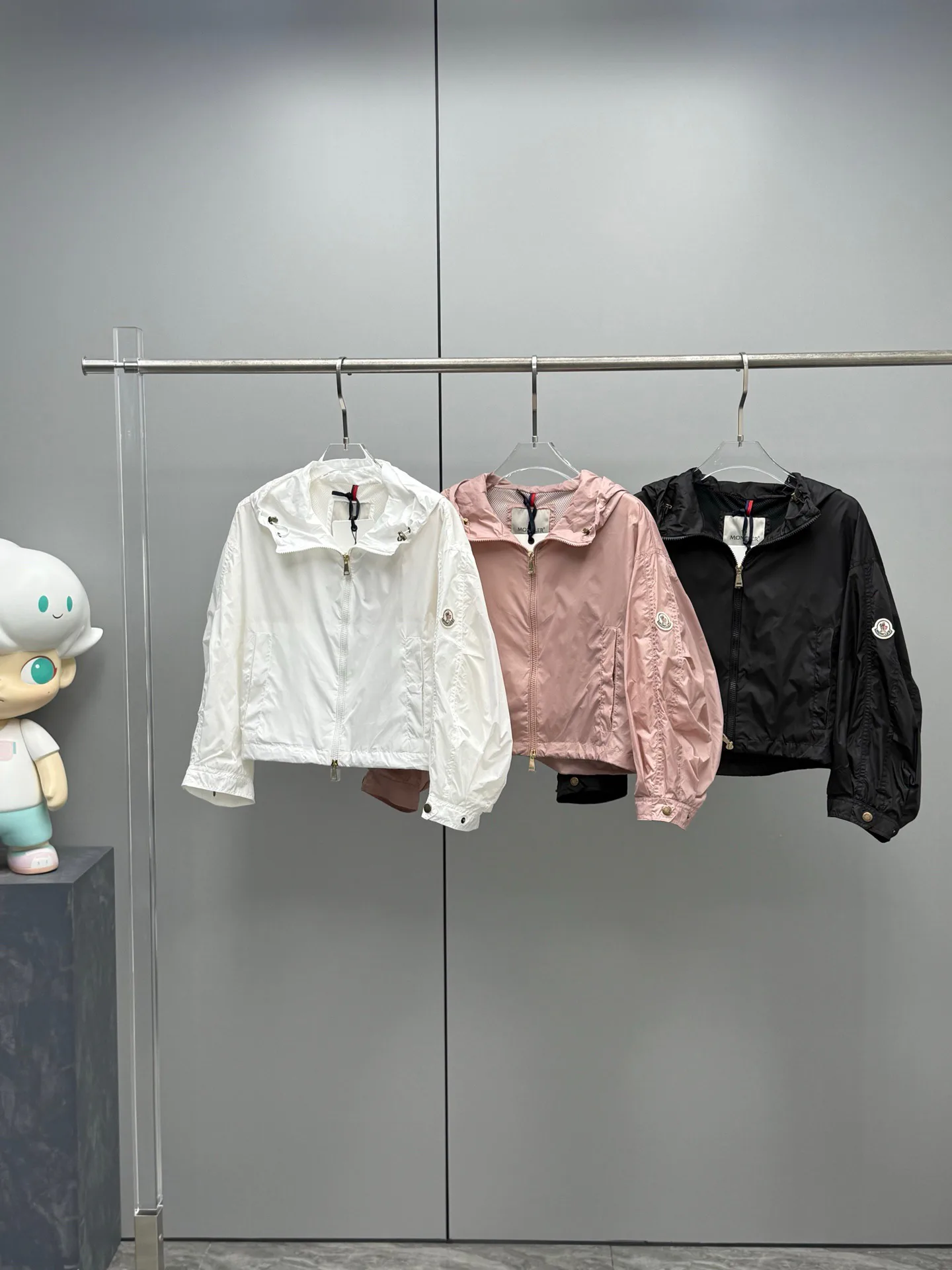 Women's Jackets And Down Jackets MONCLER 16968711