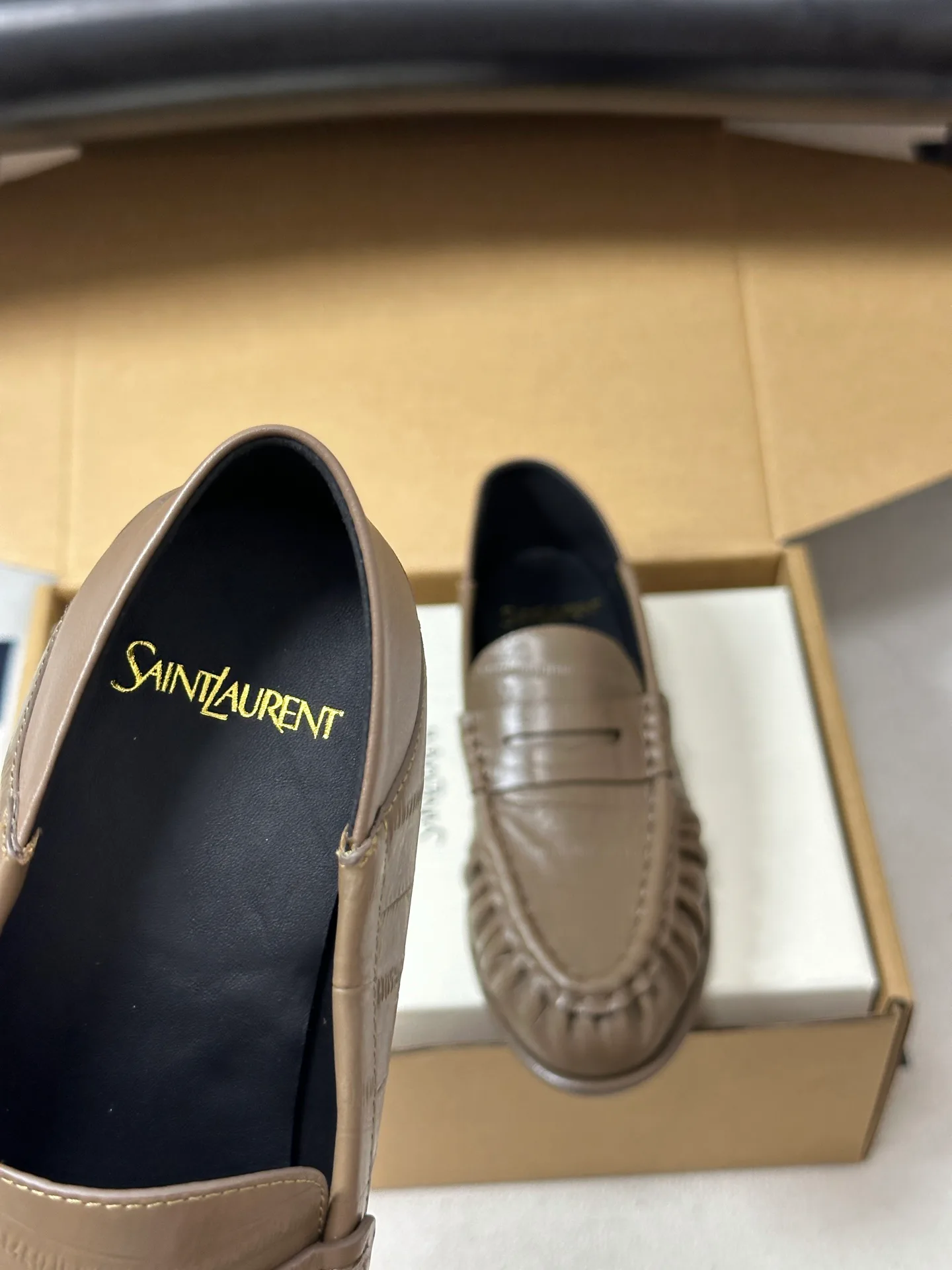 Women's Loafers And Moccasins SAINT LAURENT 18049119