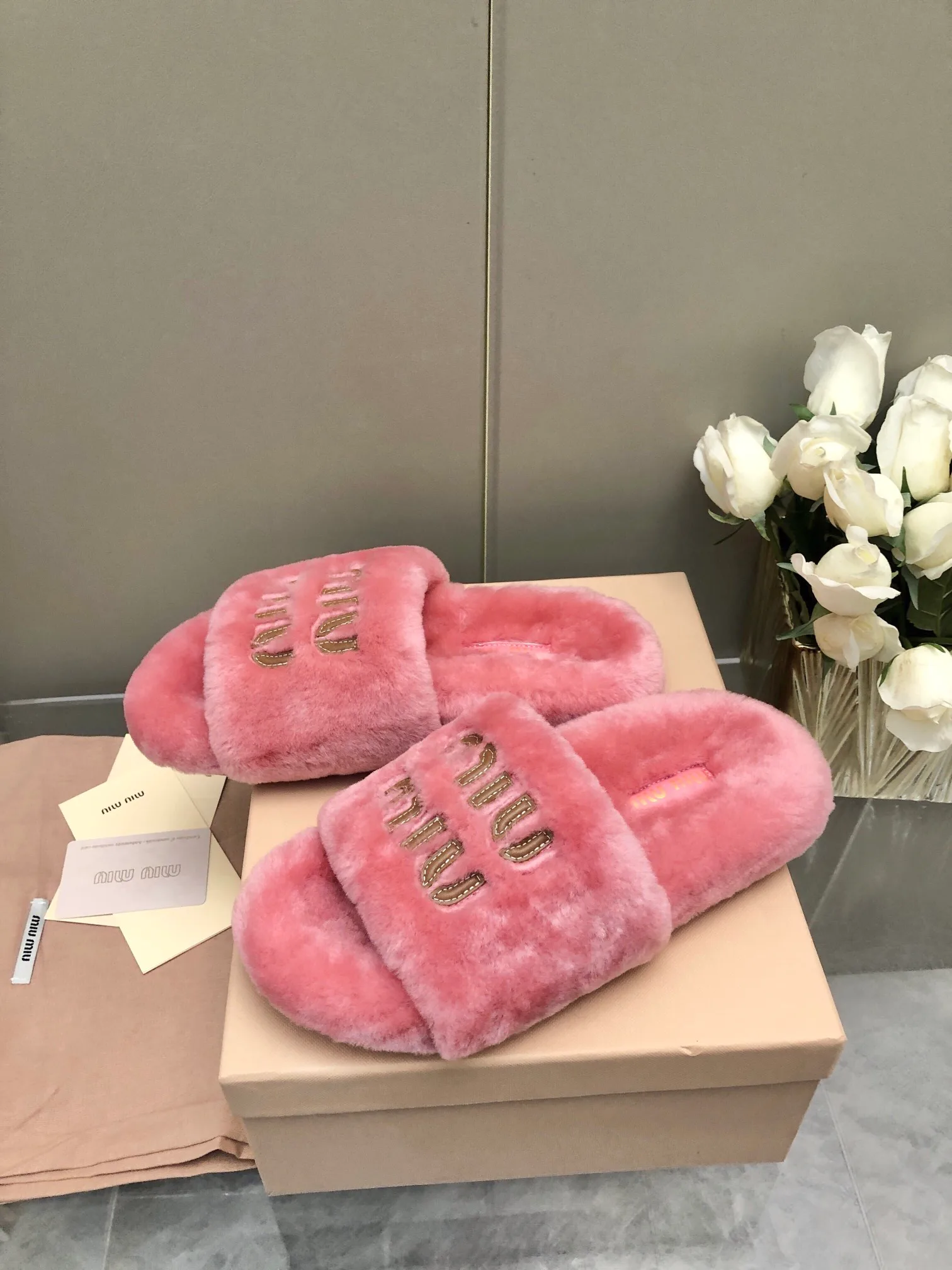 Women's Slippers MIU MIU 18005826