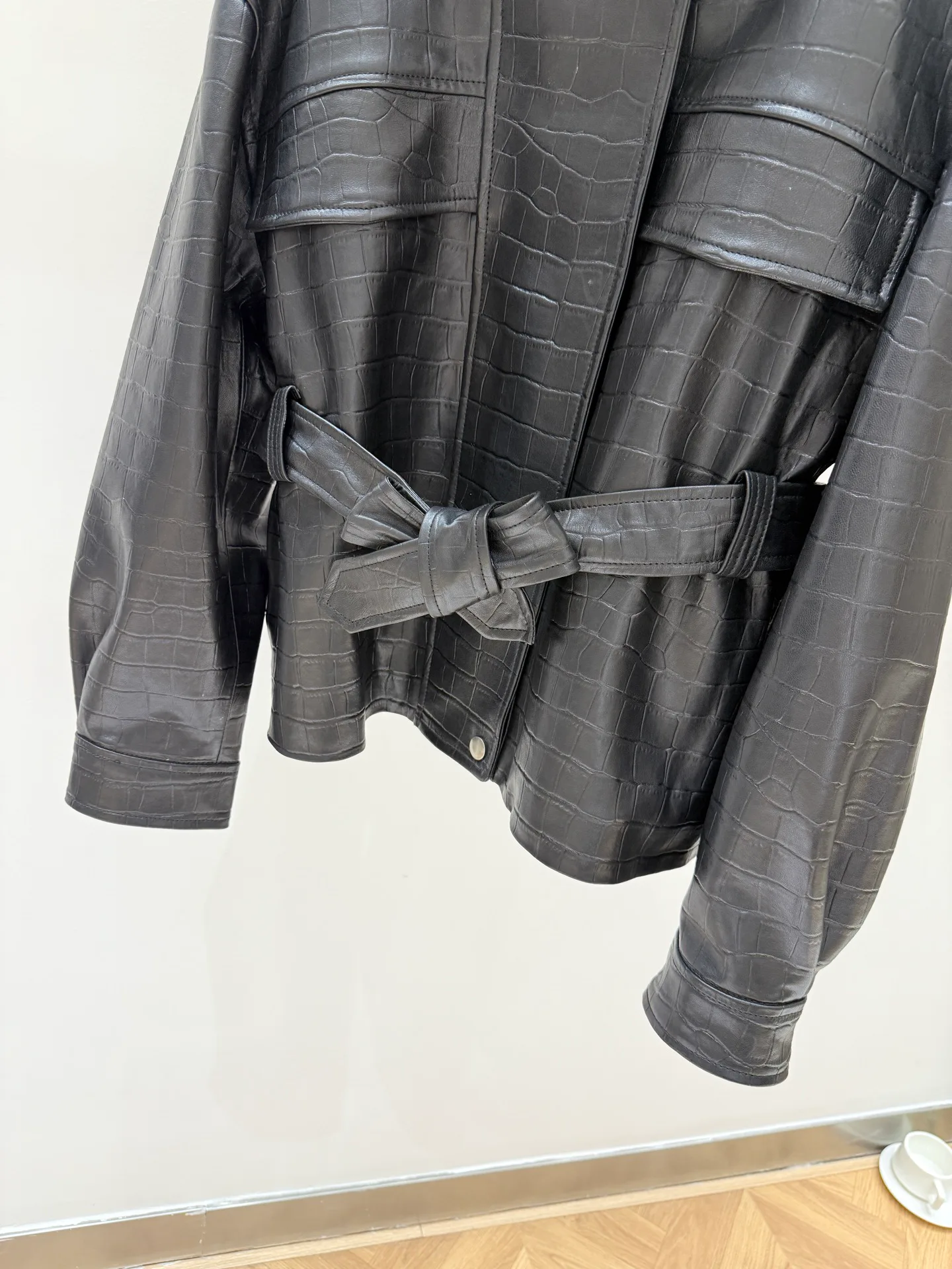 Women's Leather Jackets And Sheepskin Coats THE ROW 17850855