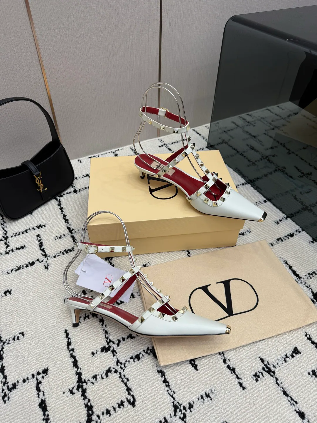 Women's Open-Toe Sandals VALENTINO 17594503