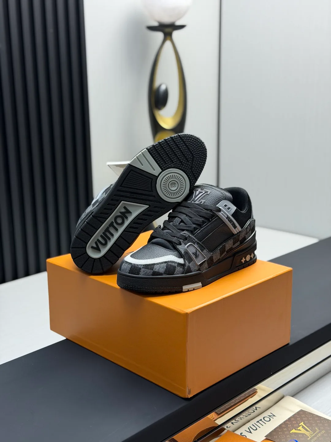 Women's Sneakers LOUIS VUITTON 17865123