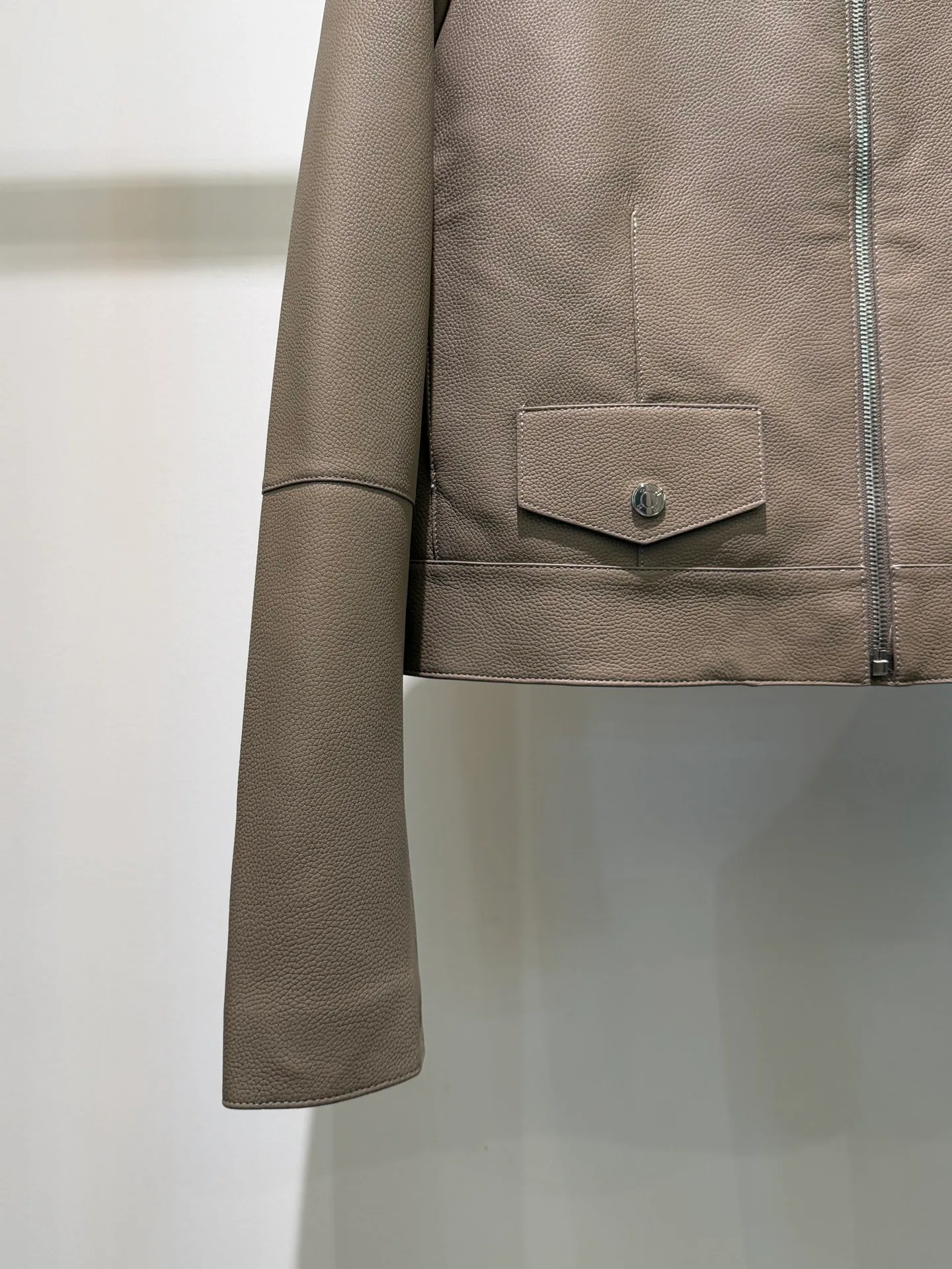 Women's Leather Jackets And Sheepskin Coats HERMES 18430885